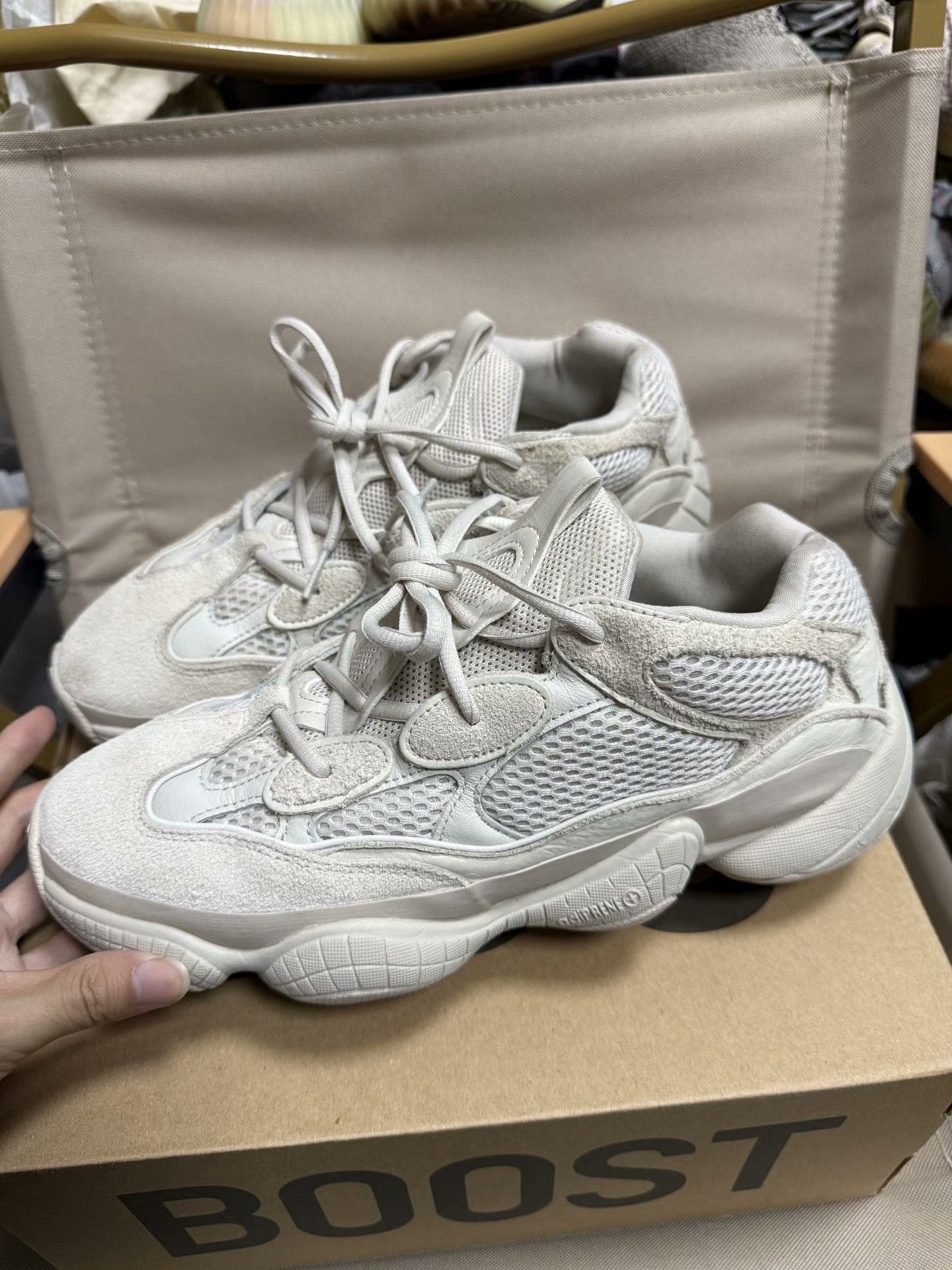 Adidas Adidas YEEZY500 White Lowtop Sneakers 9.5 Men Size US 9.5 / EU 42-43 - 2 Thumbnail