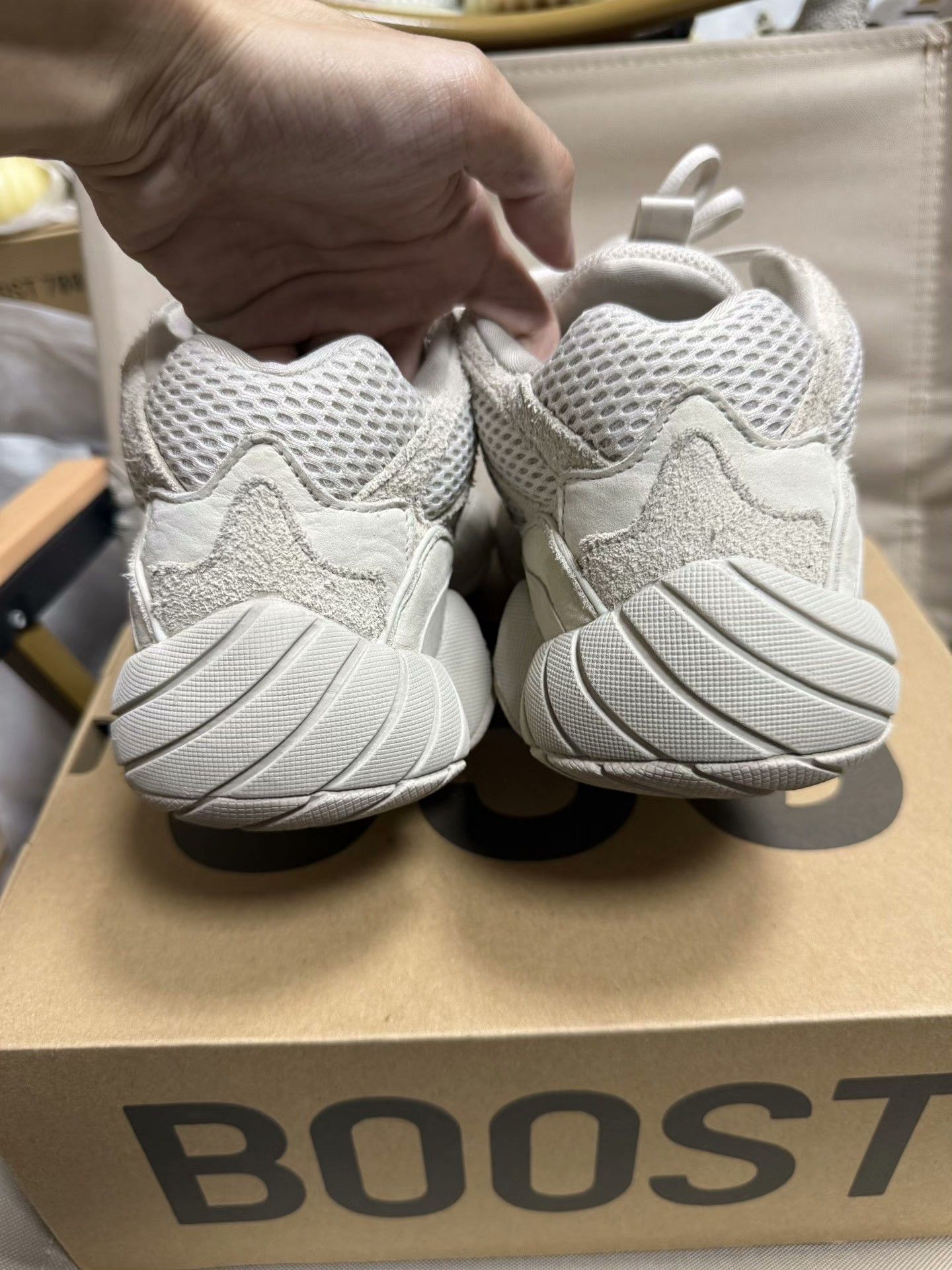 Adidas Adidas YEEZY500 White Lowtop Sneakers 9.5 Men Size US 9.5 / EU 42-43 - 7 Thumbnail