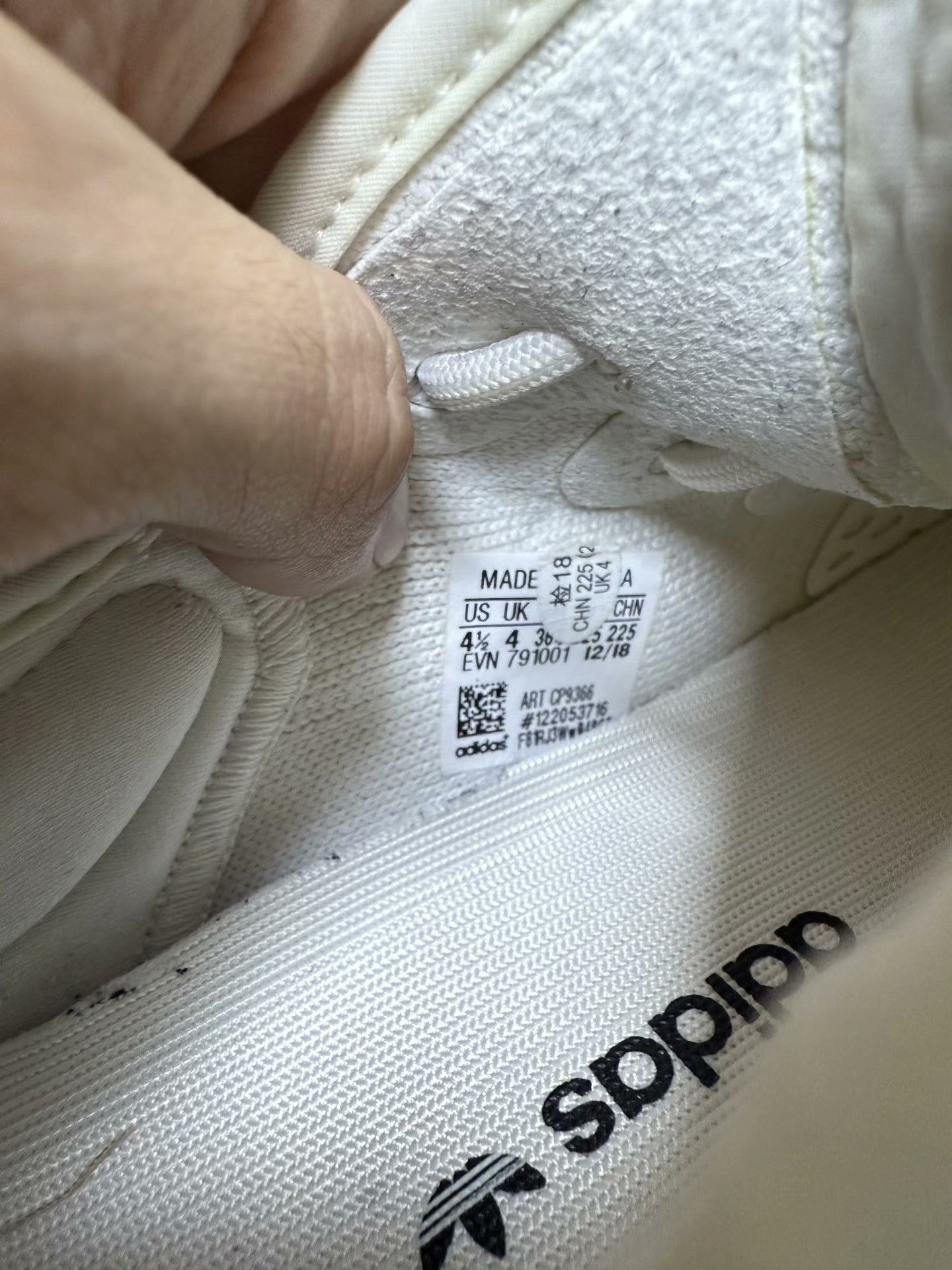 Adidas Adidas YEEZY350 White Lowtop Sneakers 36 Men Size US 5 / EU 37 - 8 Thumbnail