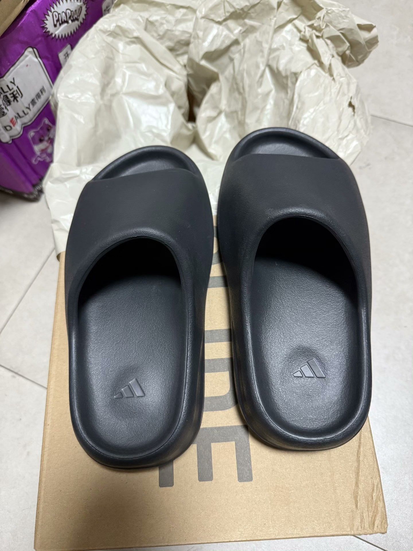 Yeezy Yeezy Black Lowtop Sneakers 38 Men Size US 6 / EU 39 - 4 Thumbnail