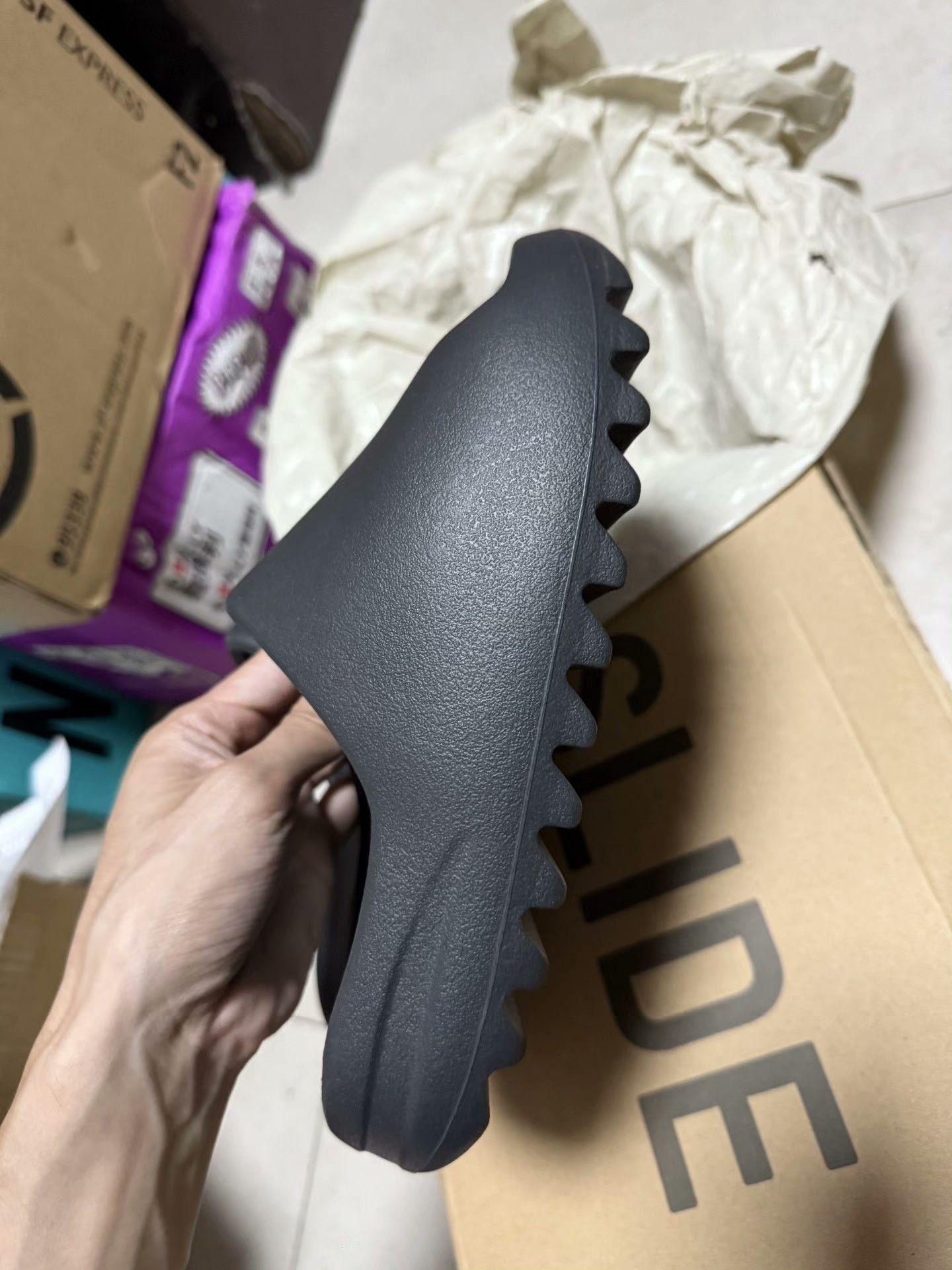 Yeezy Yeezy Black Lowtop Sneakers 38 Men Size US 6 / EU 39 - 8 Thumbnail