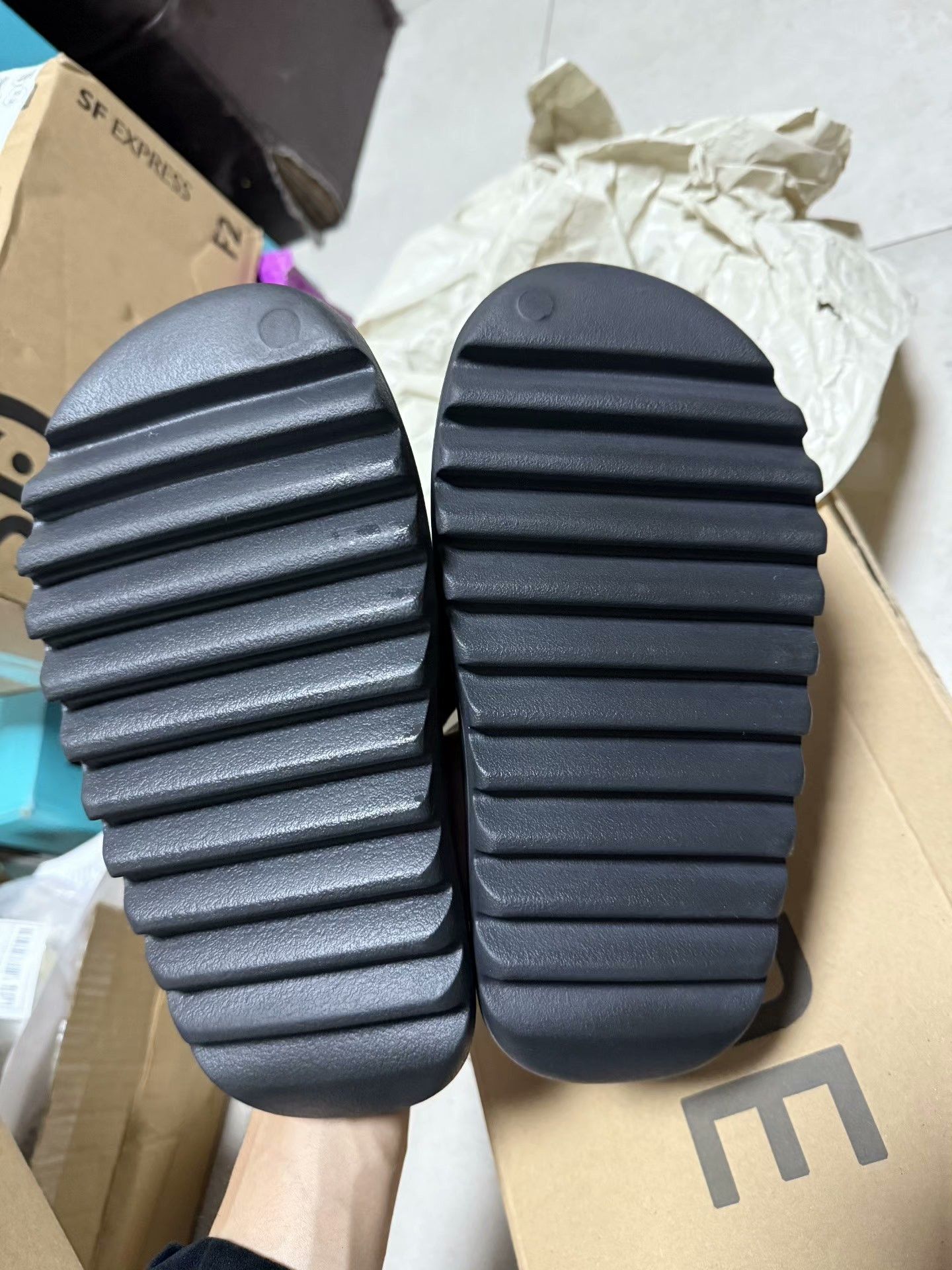 Yeezy Yeezy Black Lowtop Sneakers 38 Men Size US 6 / EU 39 - 6 Thumbnail