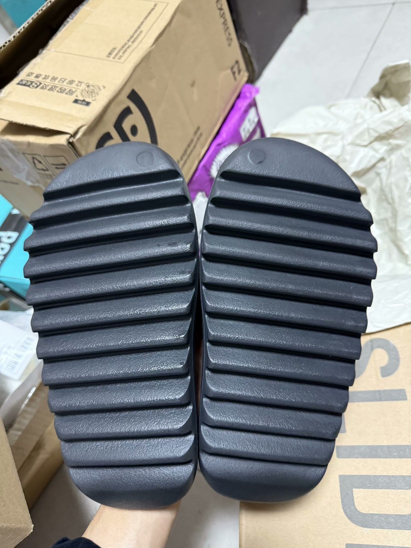 Yeezy Yeezy Black Lowtop Sneakers 38 Men Size US 6 / EU 39 - 7 Thumbnail