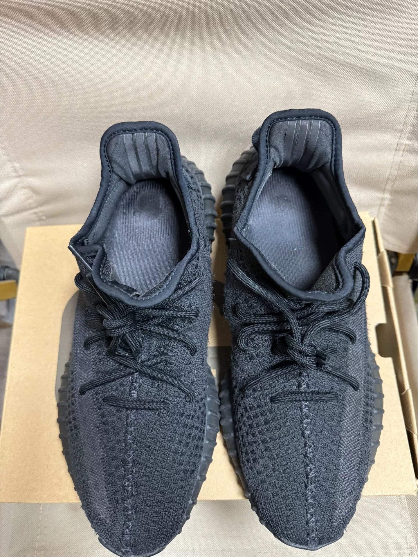 Adidas Adidas YEEZY350 Black Lowtop Sneakers 10 Men Size US 10 / EU 43 - 7 Thumbnail