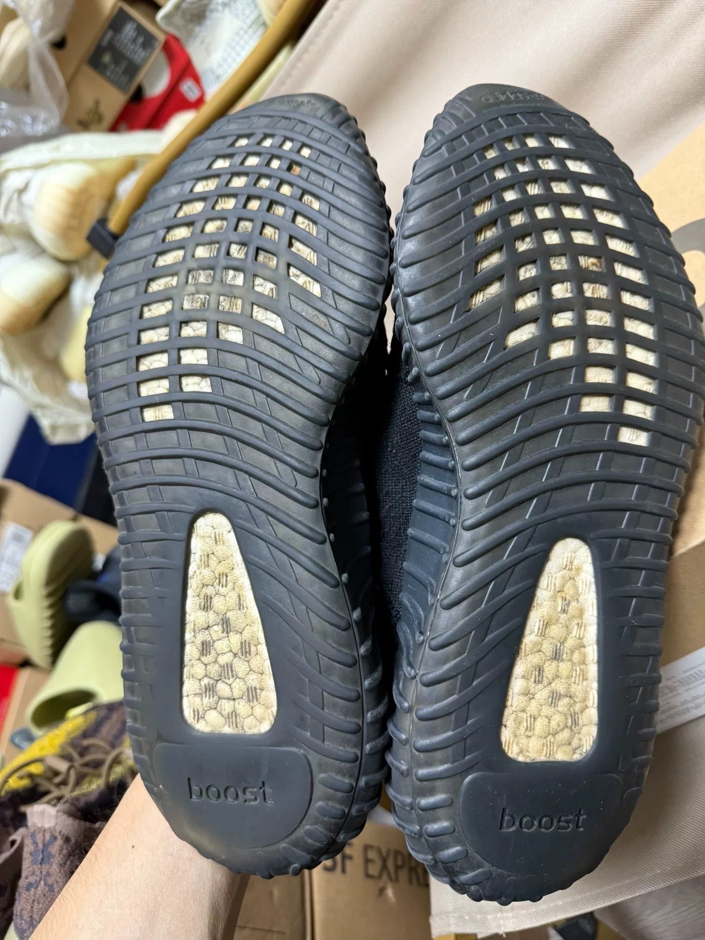 Adidas Adidas YEEZY350 Black Lowtop Sneakers 10 Men Size US 10 / EU 43 - 8 Thumbnail