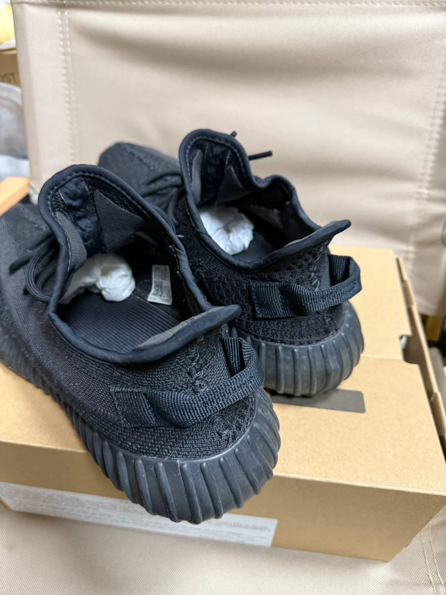 Adidas Adidas YEEZY350 Black Lowtop Sneakers 10 Men Size US 10 / EU 43 - 2 Thumbnail