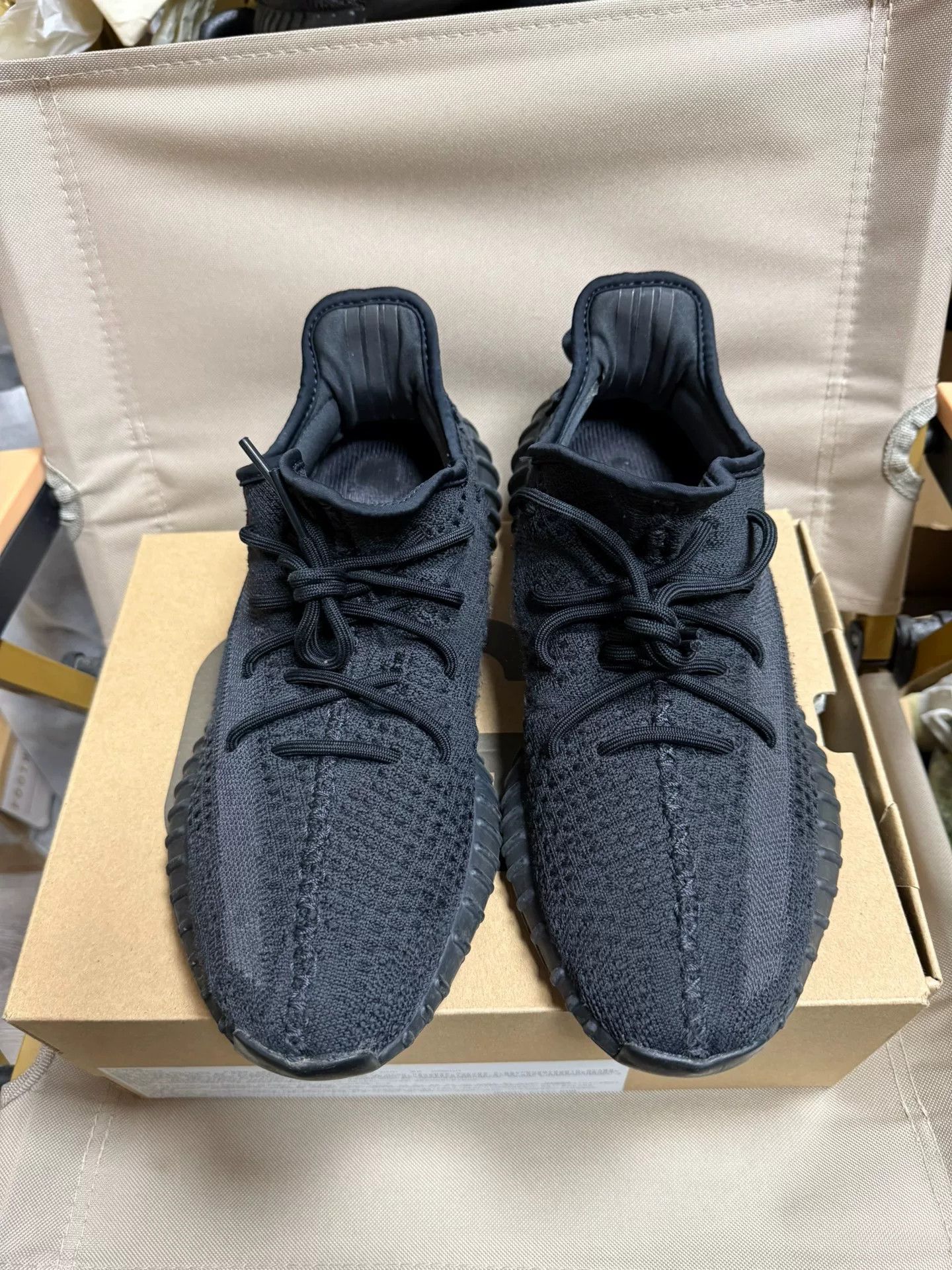 Adidas Adidas YEEZY350 Black Lowtop Sneakers 10 Men Size US 10 / EU 43 - 6 Thumbnail