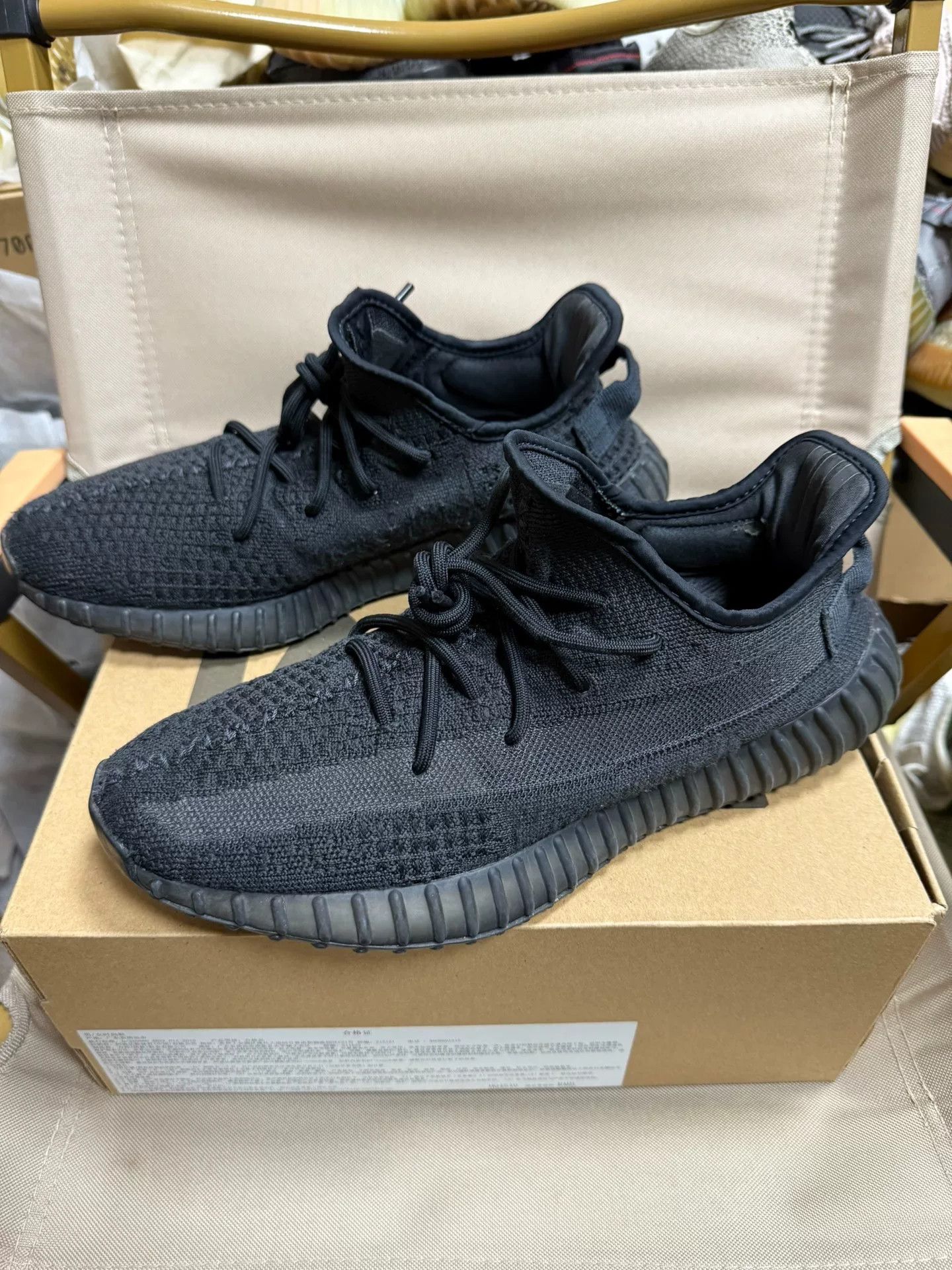 Adidas Adidas YEEZY350 Black Lowtop Sneakers 10 Men Size US 10 / EU 43 - 3 Thumbnail