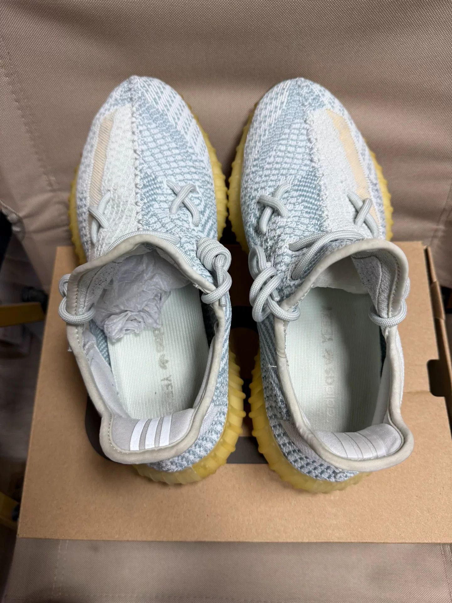 Adidas Adidas YEEZY350 White Lowtop Sneakers 42 Men Size US 9 / EU 42 - 6 Thumbnail