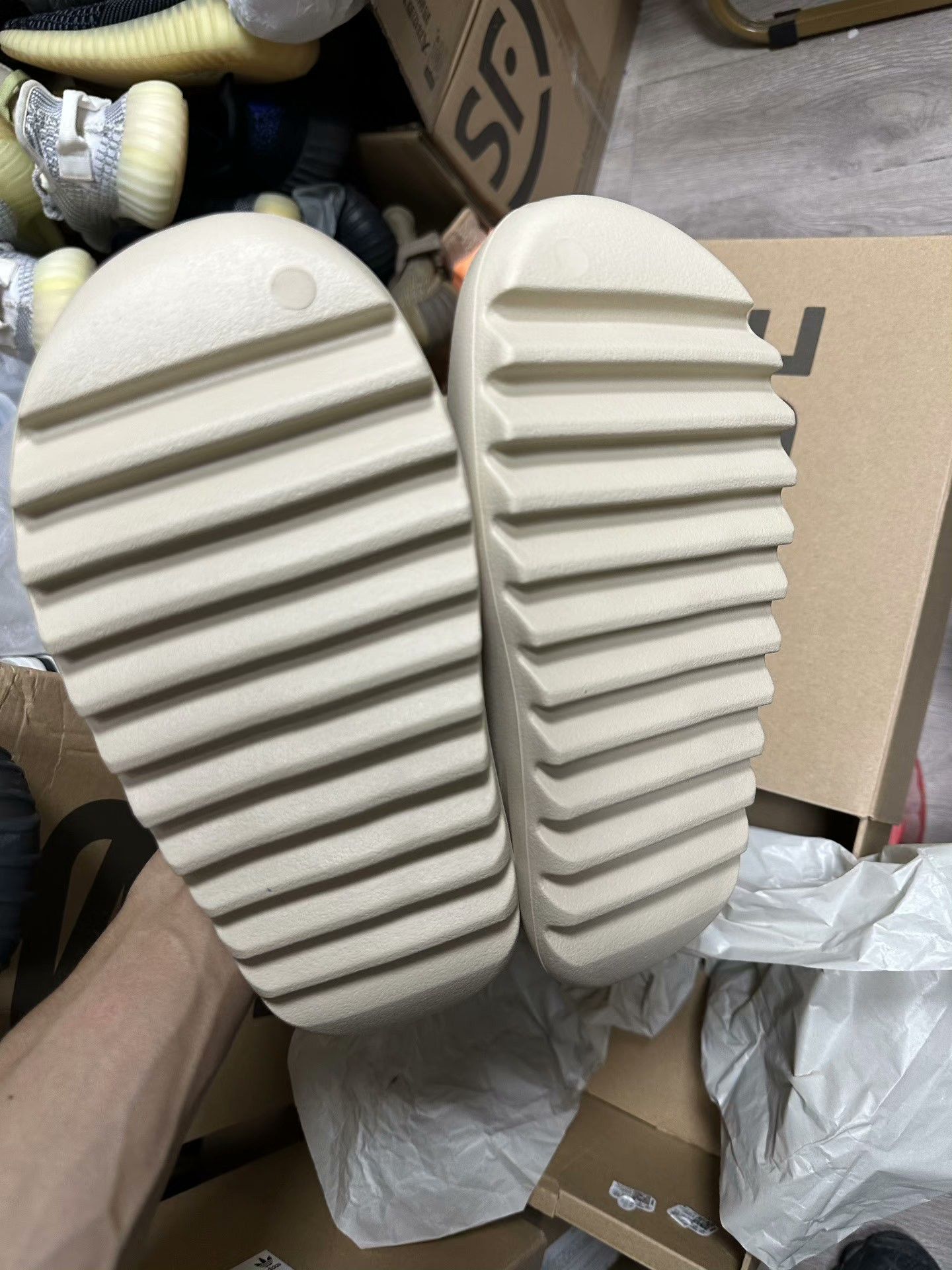 Yeezy Yeezy White Lowtop Sneakers 40 Men Size US 7.5 / EU 40-41 - 4 Thumbnail