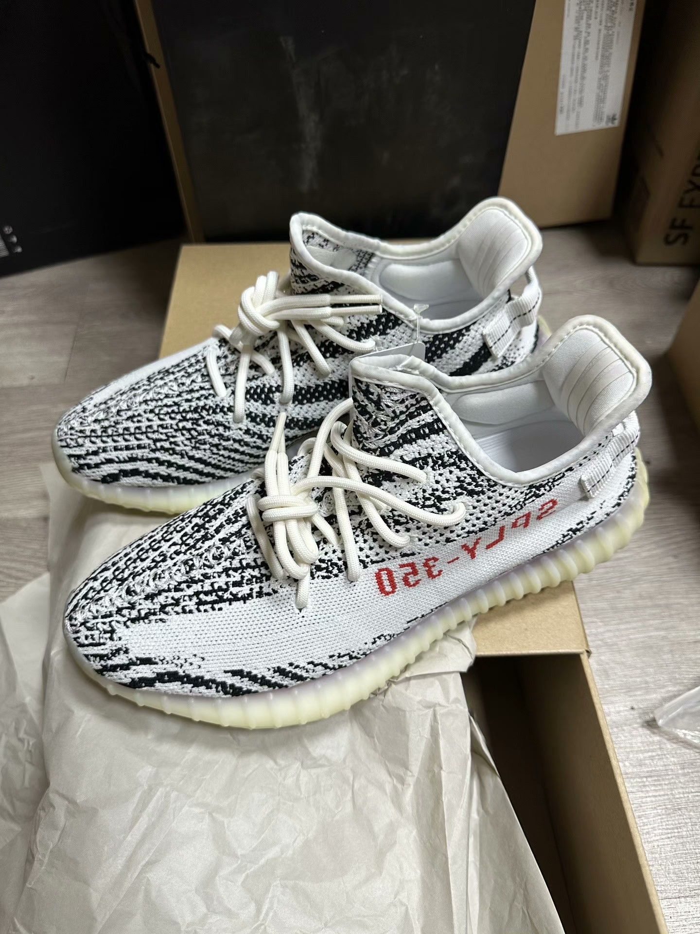 Adidas Adidas YEEZY350 White Lowtop Sneakers 42 Men Size US 9 / EU 42 - 2 Thumbnail