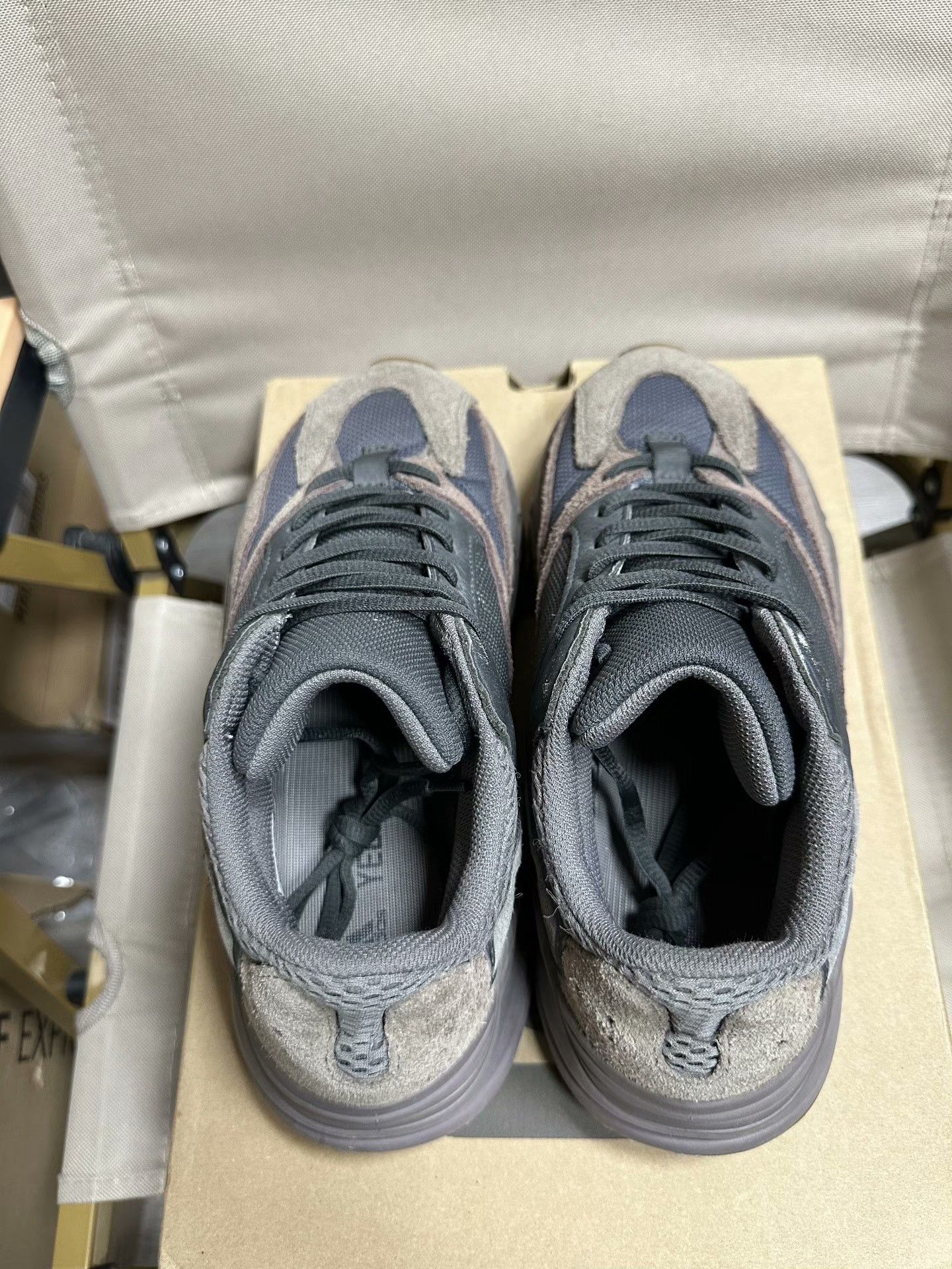 Adidas Adidas YEEZY700 Purple Lowtop Sneakers 40 Men Size US 7.5 / EU 40-41 - 8 Thumbnail