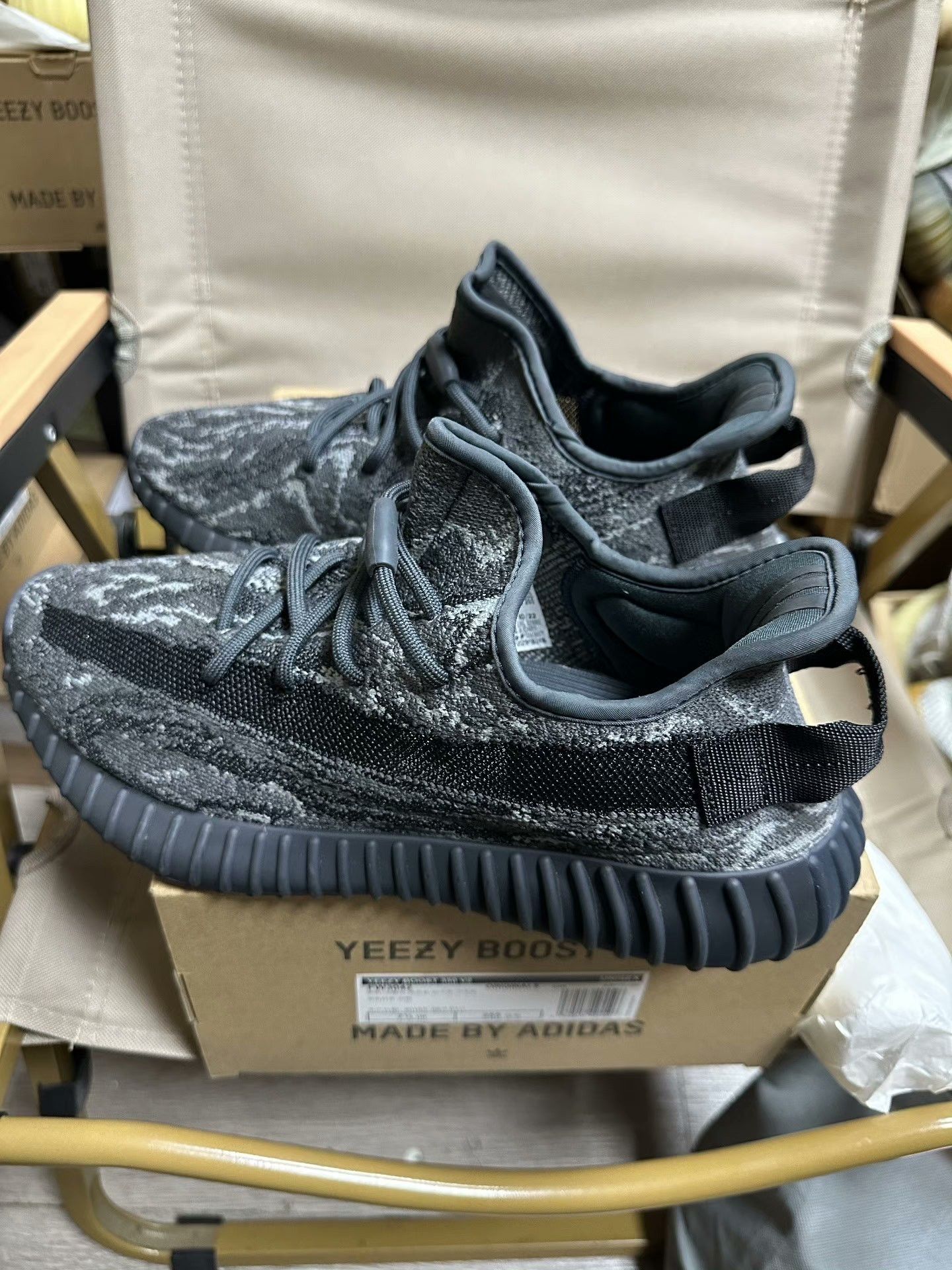 Adidas Adidas YEEZY350 Black Lowtop Sneakers 42 Men Size US 9 / EU 42 - 3 Thumbnail