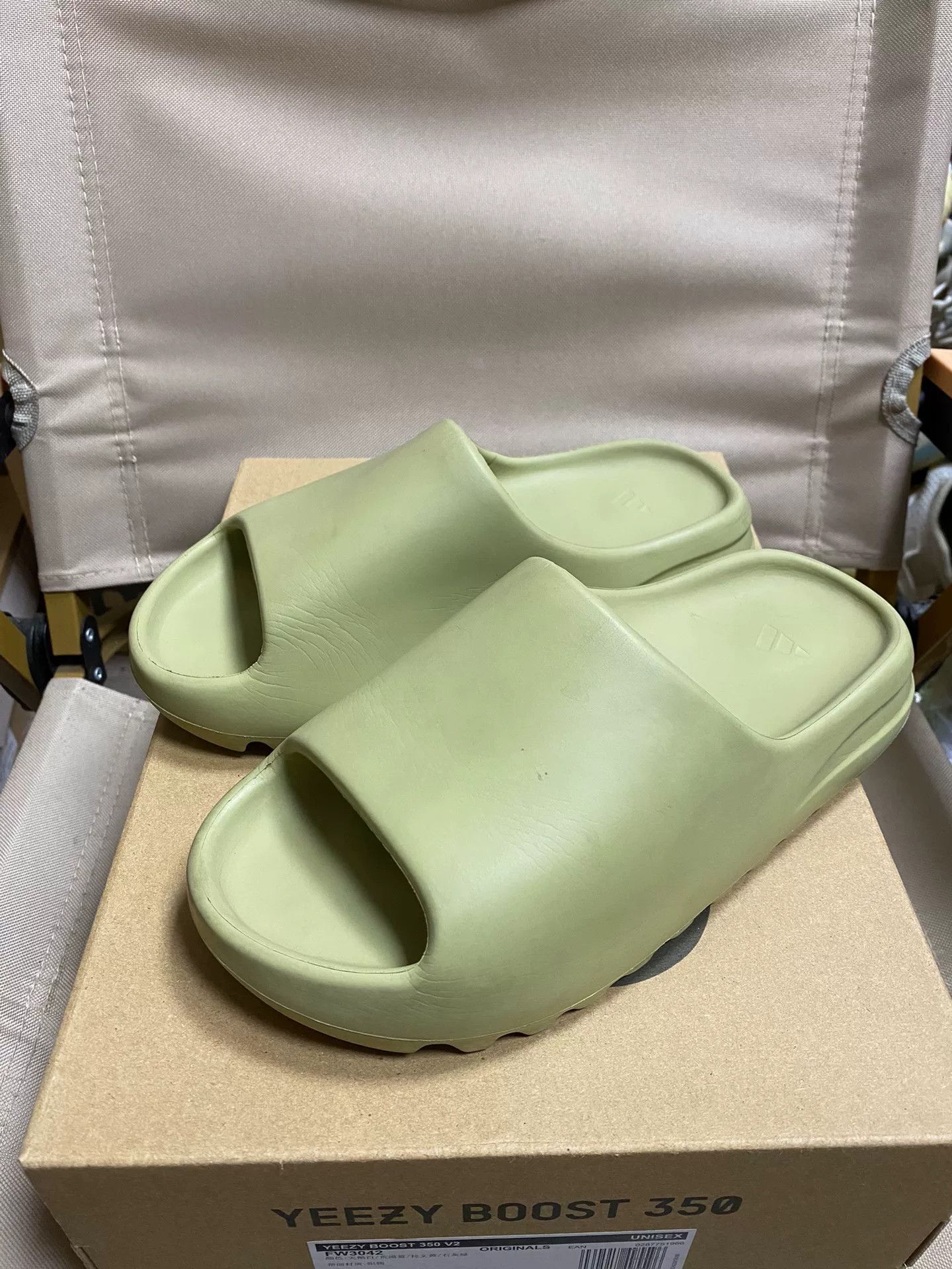 Yeezy Yeezy Green Lowtop Sneakers 38 Men Size US 6 / EU 39 - 7 Thumbnail