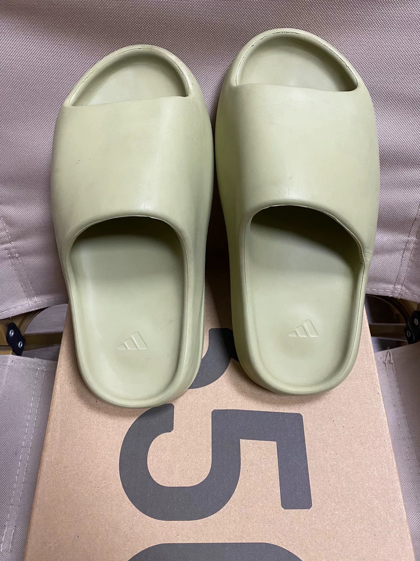 Yeezy Yeezy Green Lowtop Sneakers 38 Men Size US 6 / EU 39 - 2 Thumbnail