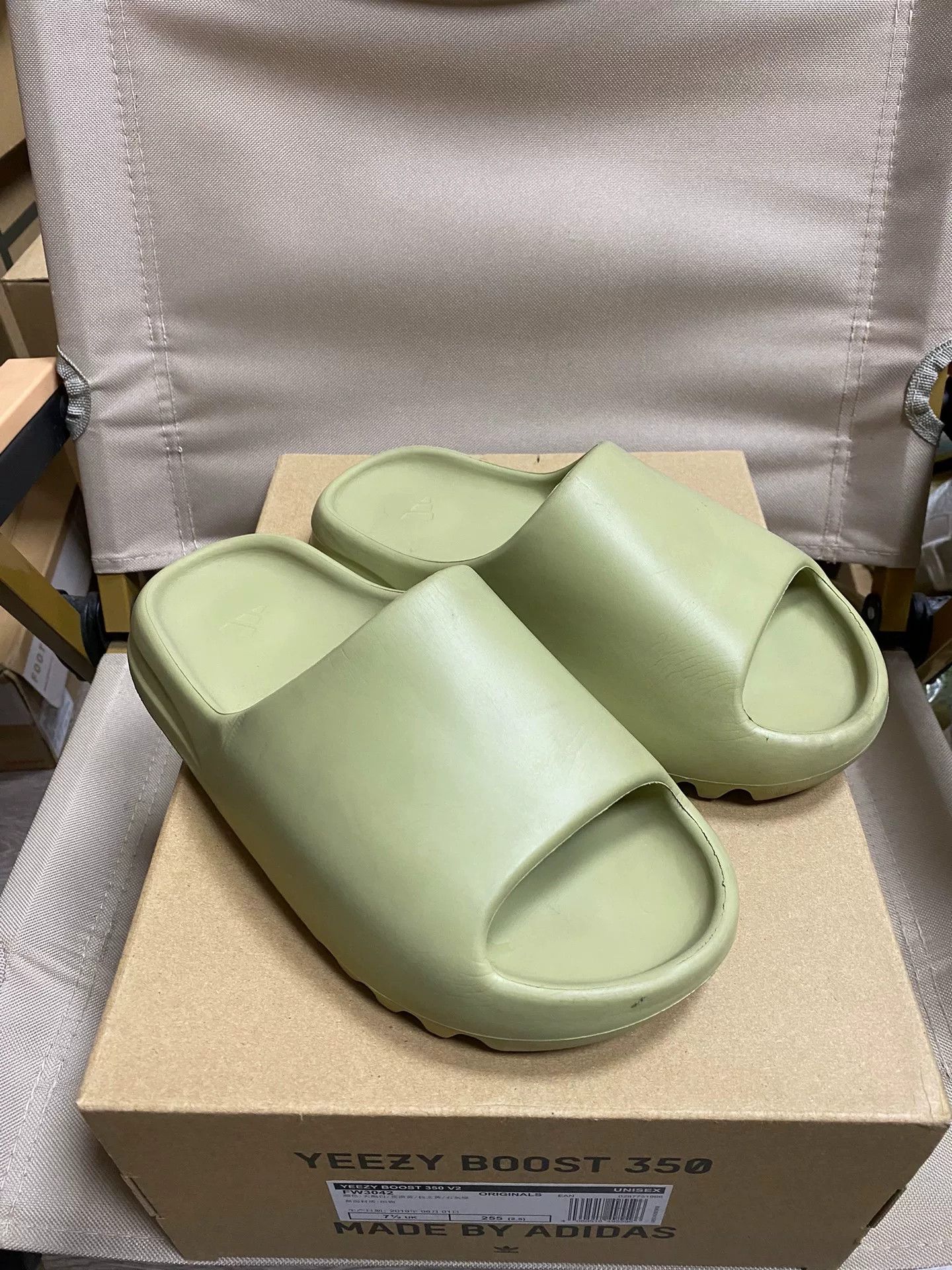 Yeezy Yeezy Green Lowtop Sneakers 38 Men Size US 6 / EU 39 - 6 Thumbnail