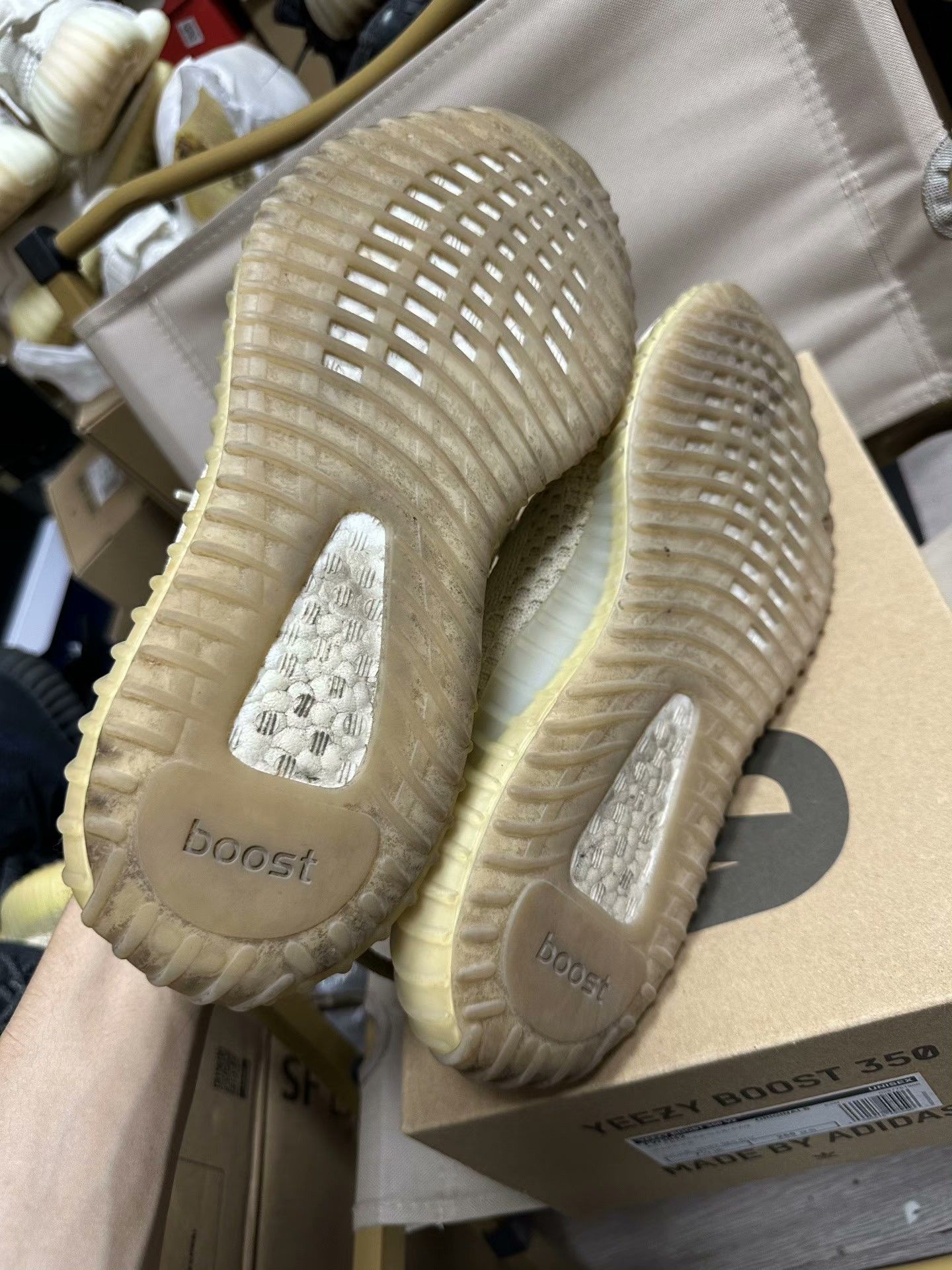 Yeezy Yeezy Limited Yellow Lowtop Sneakers 9 Men Size US 9 / EU 42 - 3 Thumbnail
