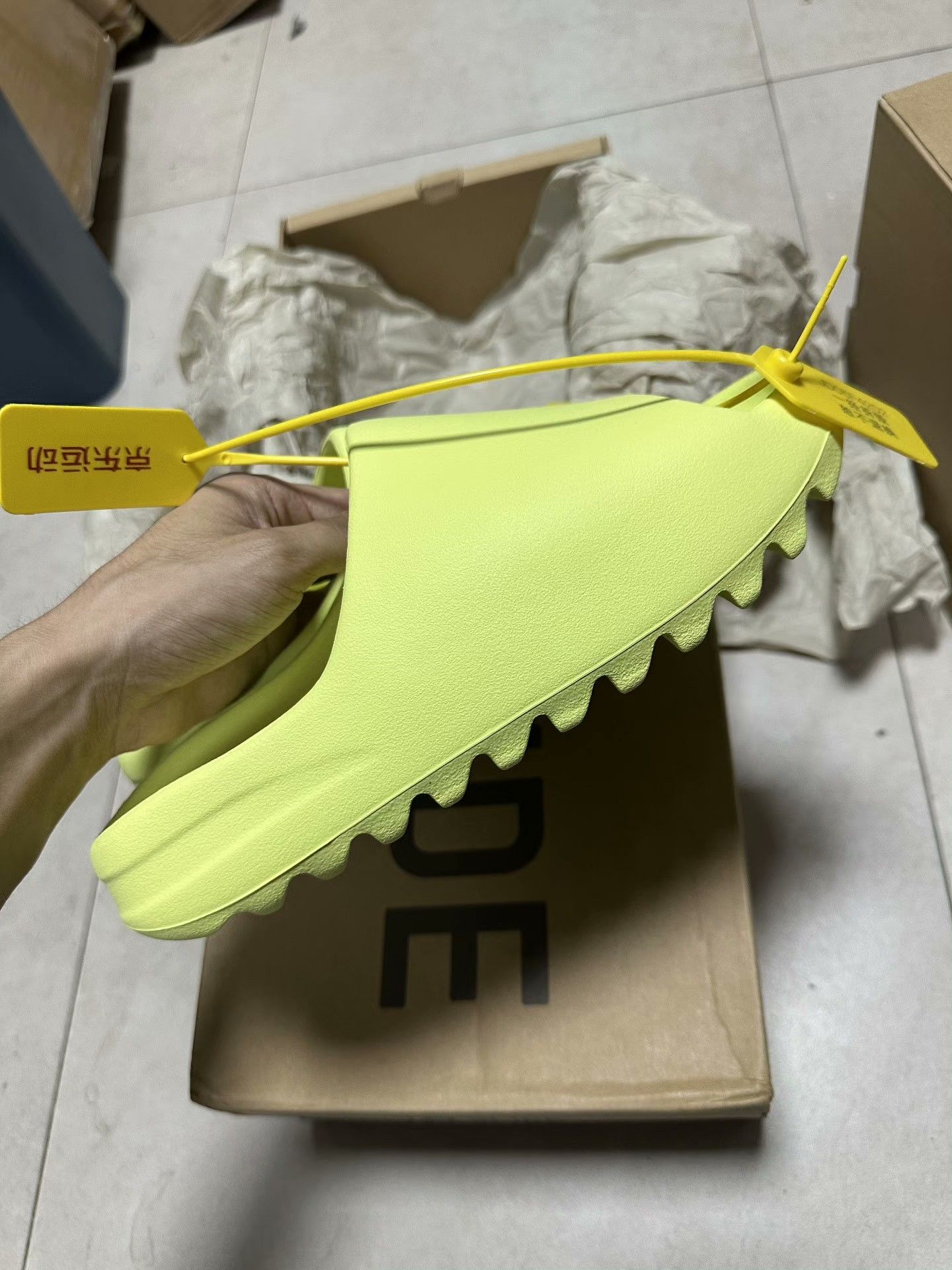 Yeezy Yeezy Glow Green Lowtop Sneakers 42 Men Size US 9 / EU 42 - 5 Thumbnail