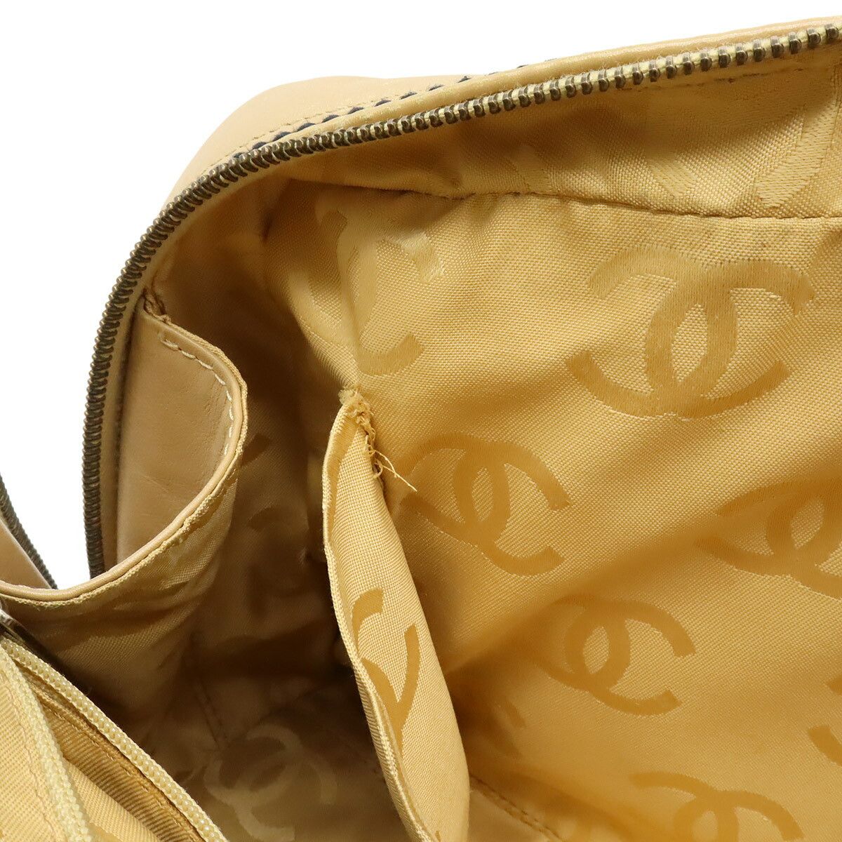 Chanel Chanel Chanel Wild Stitch Leather Handbag Leather Handbag A14692 DUTY FREE for USA Size ONE SIZE - 7 Thumbnail