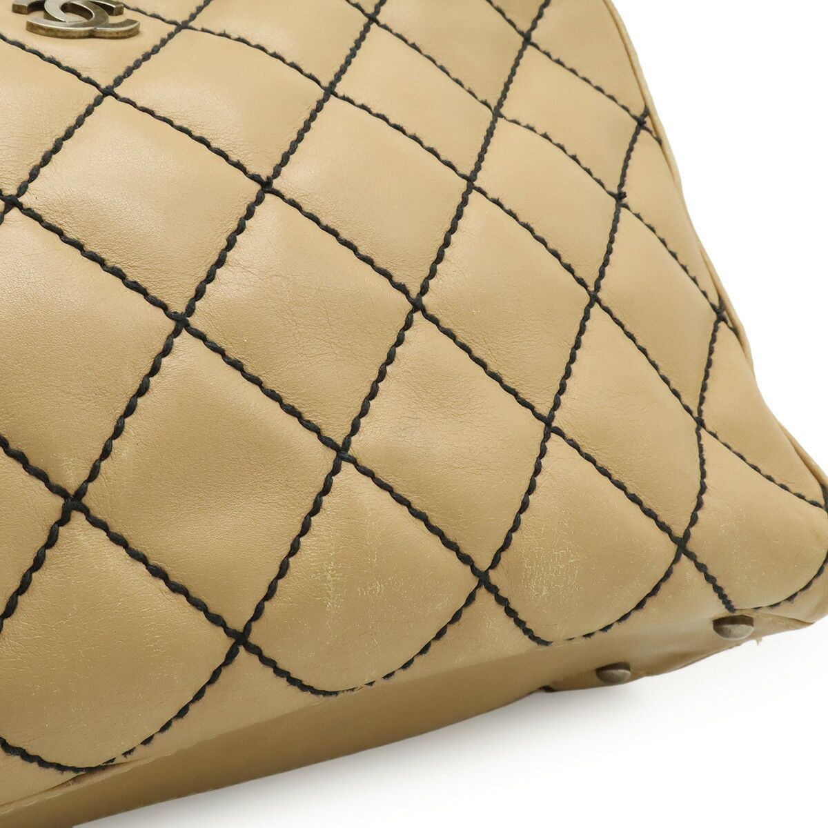 Chanel Chanel Chanel Wild Stitch Leather Handbag Leather Handbag A14692 DUTY FREE for USA Size ONE SIZE - 9 Thumbnail