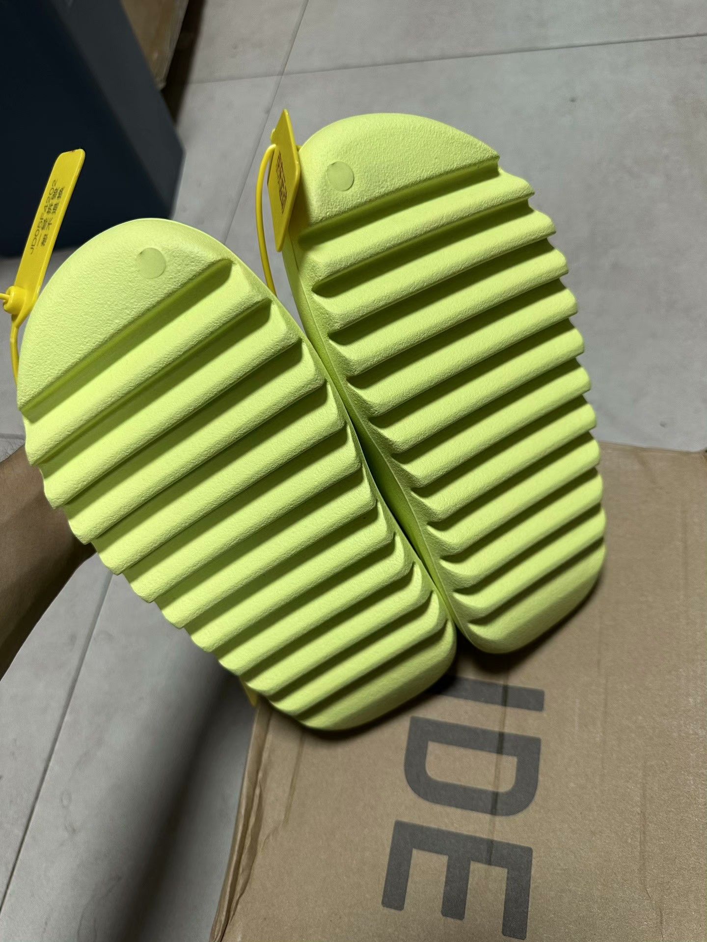 Yeezy Yeezy Glow Green Lowtop Sneakers 38 Men Size US 6 / EU 39 - 3 Thumbnail