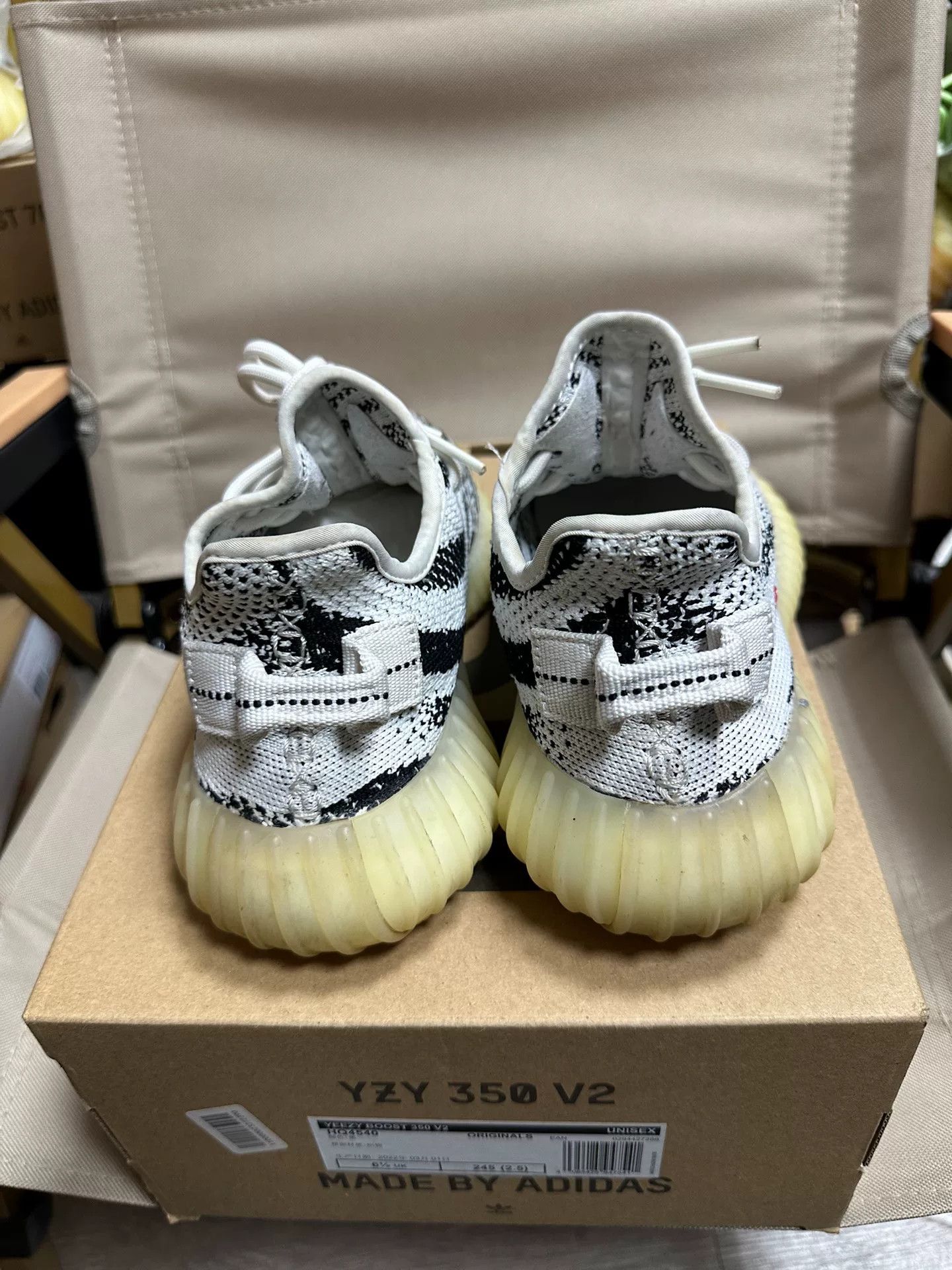 Adidas Adidas YEEZY350 White Lowtop Sneakers 38 Men Size US 6 / EU 39 - 3 Thumbnail