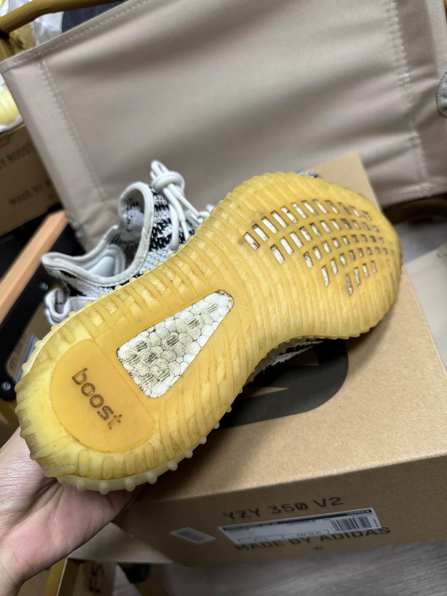 Adidas Adidas YEEZY350 White Lowtop Sneakers 38 Men Size US 6 / EU 39 - 9 Thumbnail