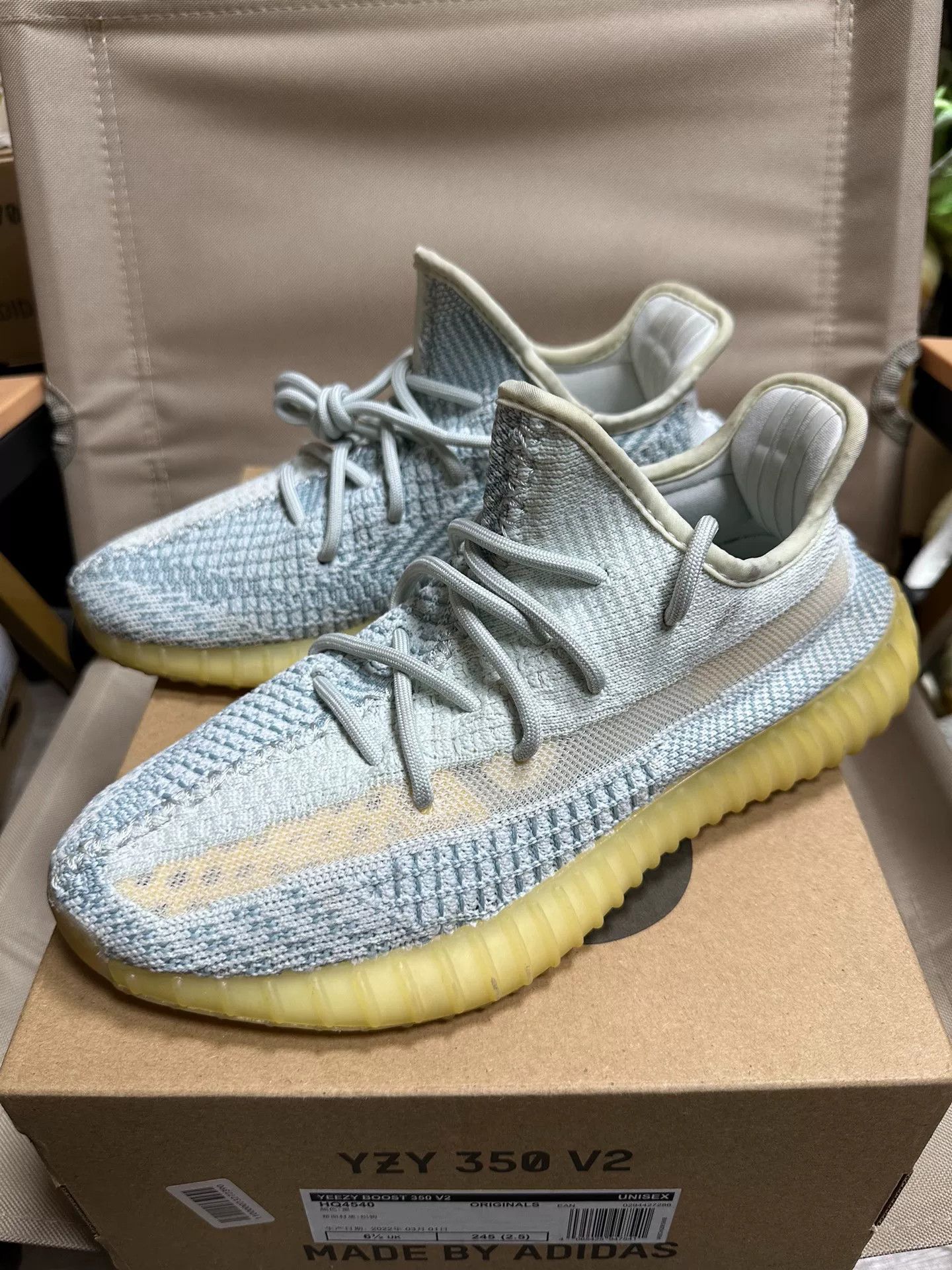 Adidas Adidas YEEZY350 White Lowtop Sneakers 39 Men Size US 6.5 / EU 39-40 - 2 Thumbnail