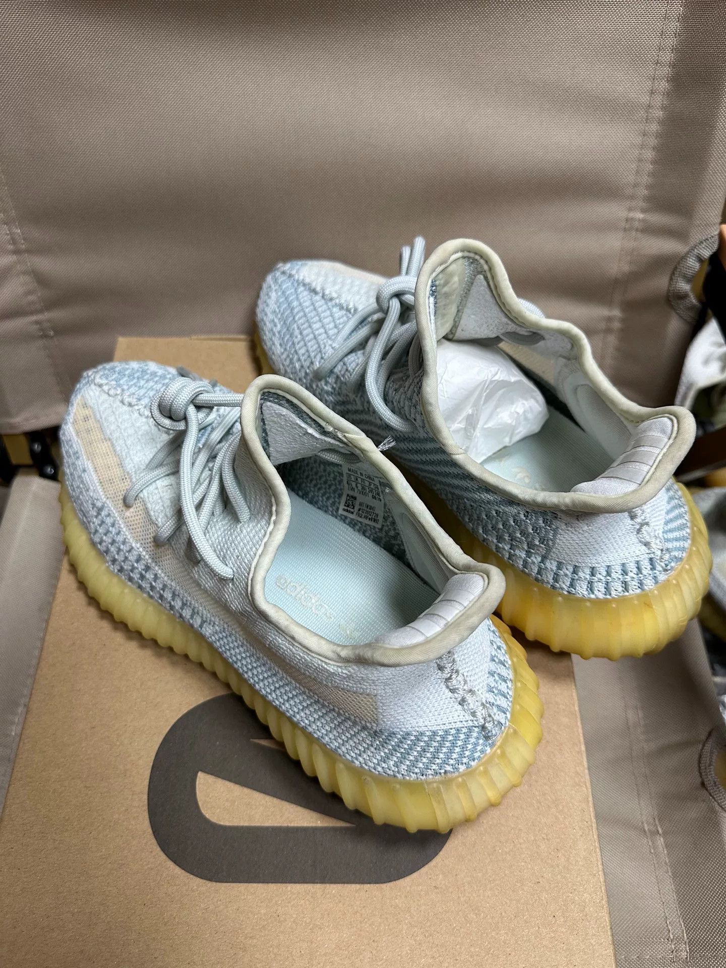 Adidas Adidas YEEZY350 White Lowtop Sneakers 39 Men Size US 6.5 / EU 39-40 - 5 Thumbnail