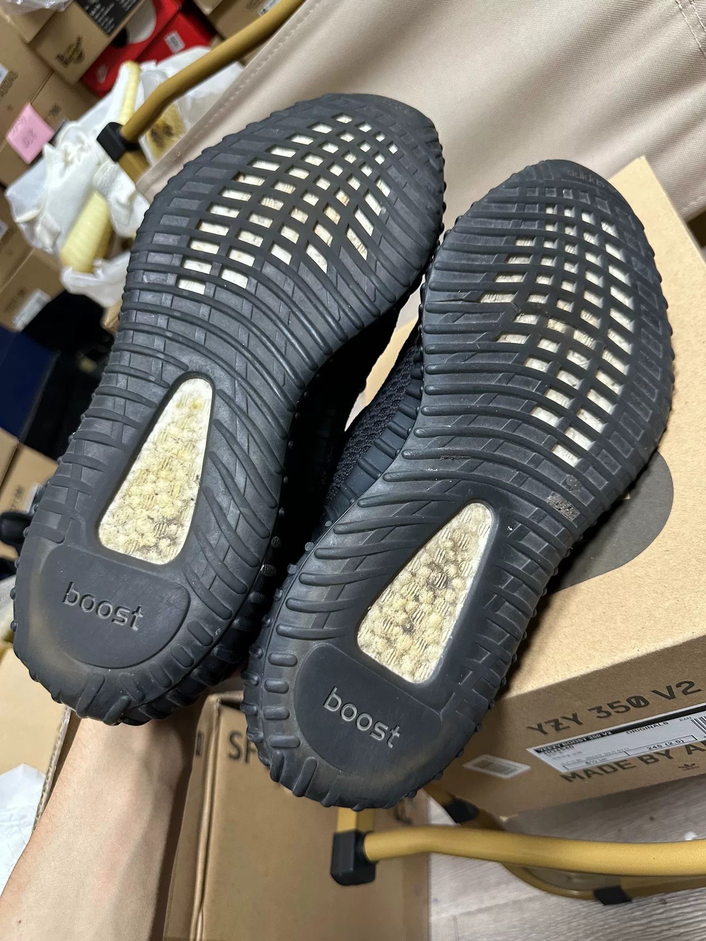 Adidas Adidas YEEZY350 Black Lowtop Sneakers 10.5 Men Size US 10.5 / EU 43-44 - 3 Thumbnail