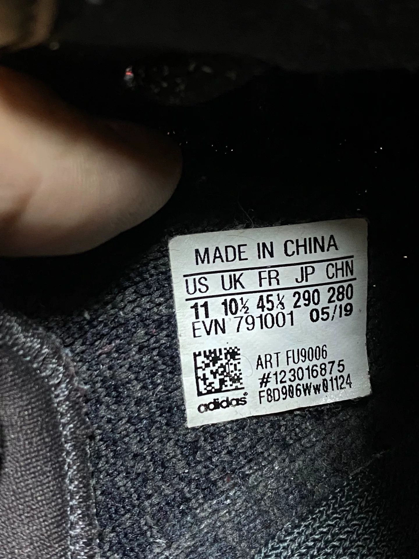 Adidas Adidas YEEZY350 Black Lowtop Sneakers 10.5 Men Size US 10.5 / EU 43-44 - 9 Thumbnail