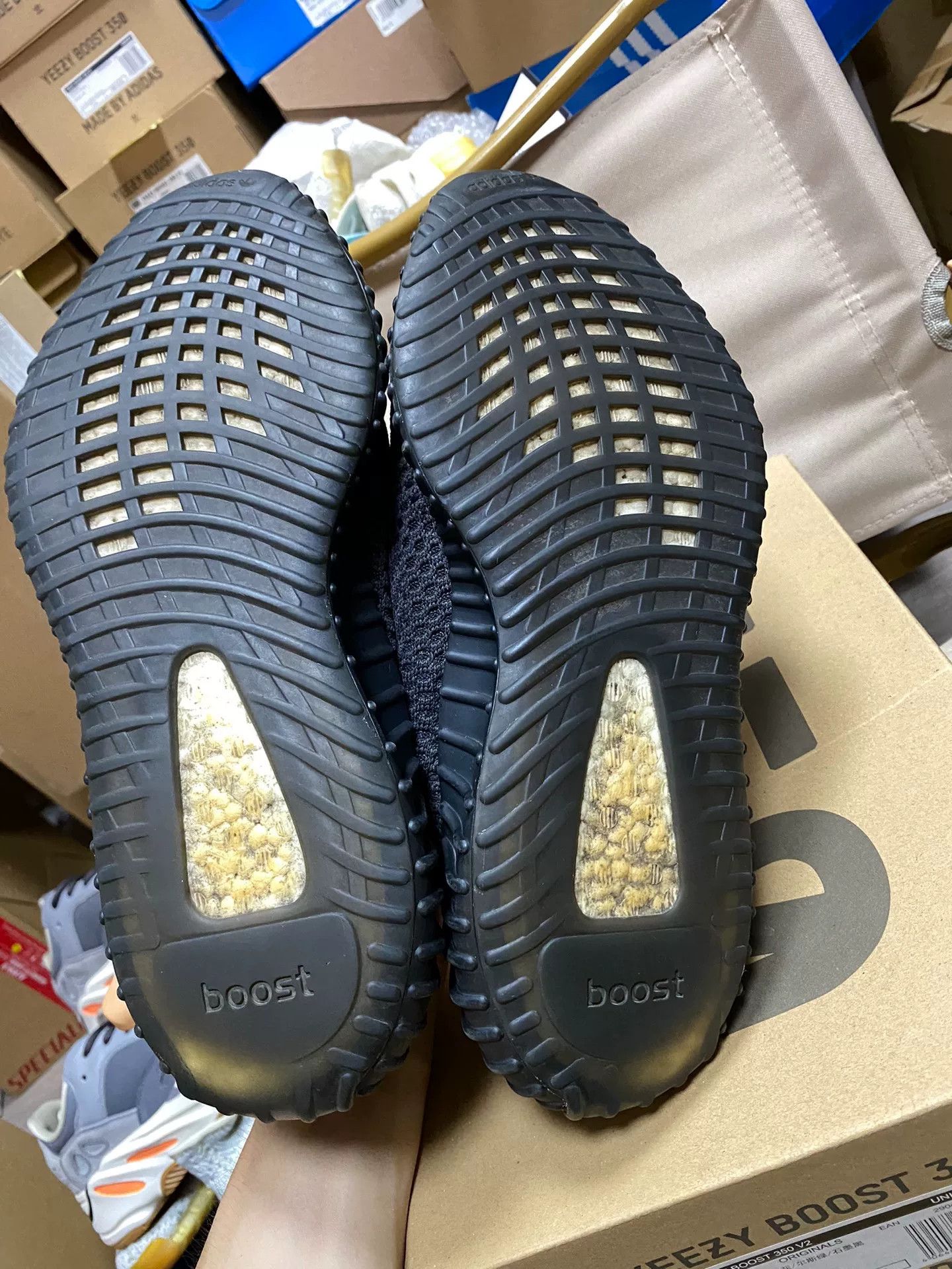 Adidas Adidas YEEZY350 Black Lowtop Sneakers 10.5 Men Size US 10.5 / EU 43-44 - 7 Thumbnail