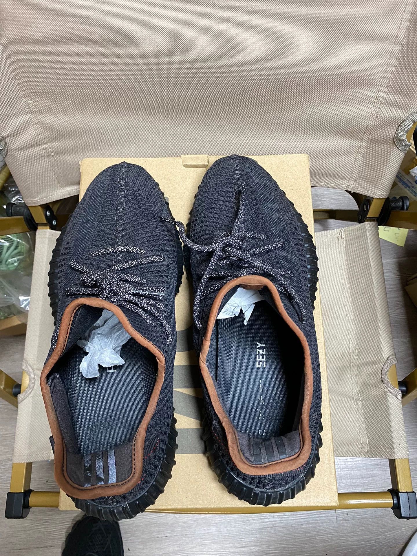 Adidas Adidas YEEZY350 Black Lowtop Sneakers 10.5 Men Size US 10.5 / EU 43-44 - 4 Thumbnail