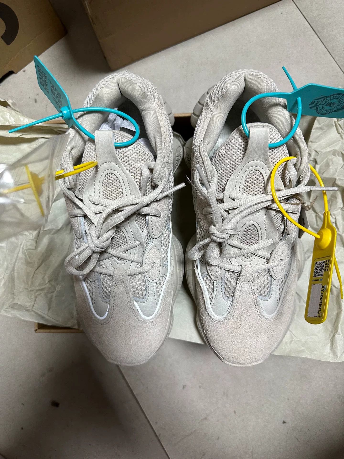 Adidas Adidas YEEZY500 White Lowtop Sneakers 39 Men Size US 6.5 / EU 39-40 - 7 Thumbnail