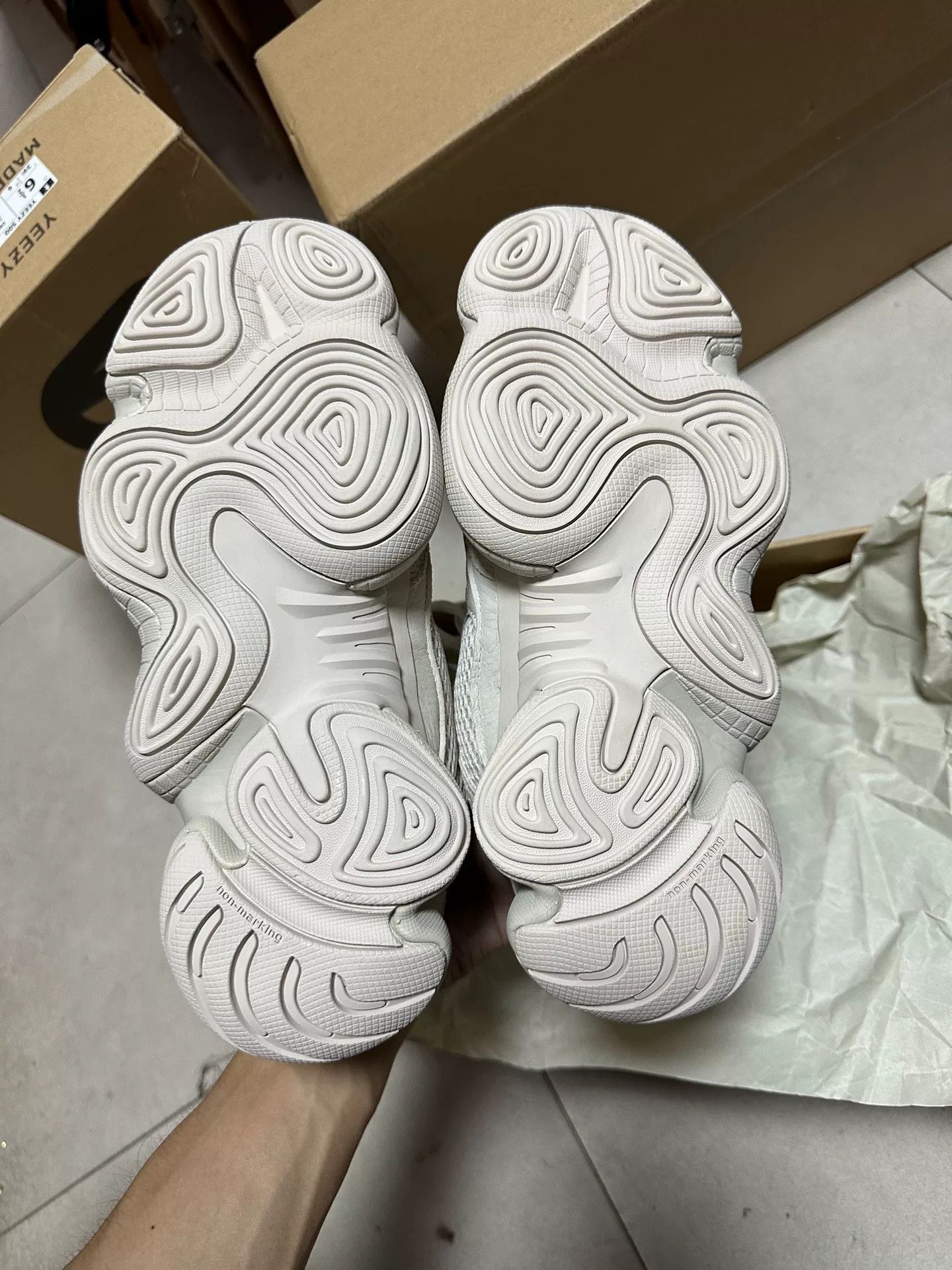 Adidas Adidas YEEZY500 White Lowtop Sneakers 39 Men Size US 6.5 / EU 39-40 - 4 Thumbnail