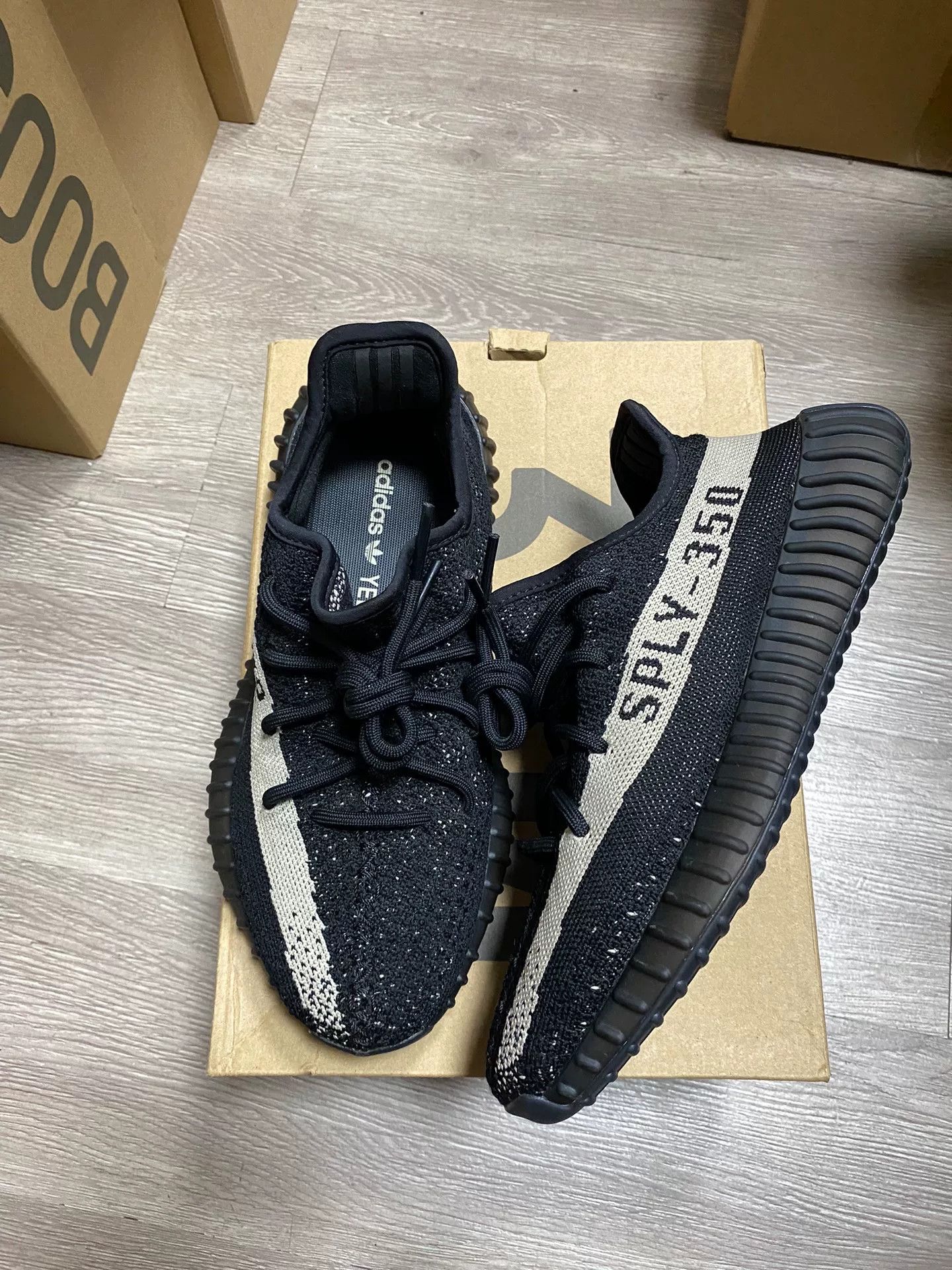 Adidas Adidas YEEZY3 Black Lowtop Sneakers 40 Men Size US 7.5 / EU 40-41 - 3 Thumbnail