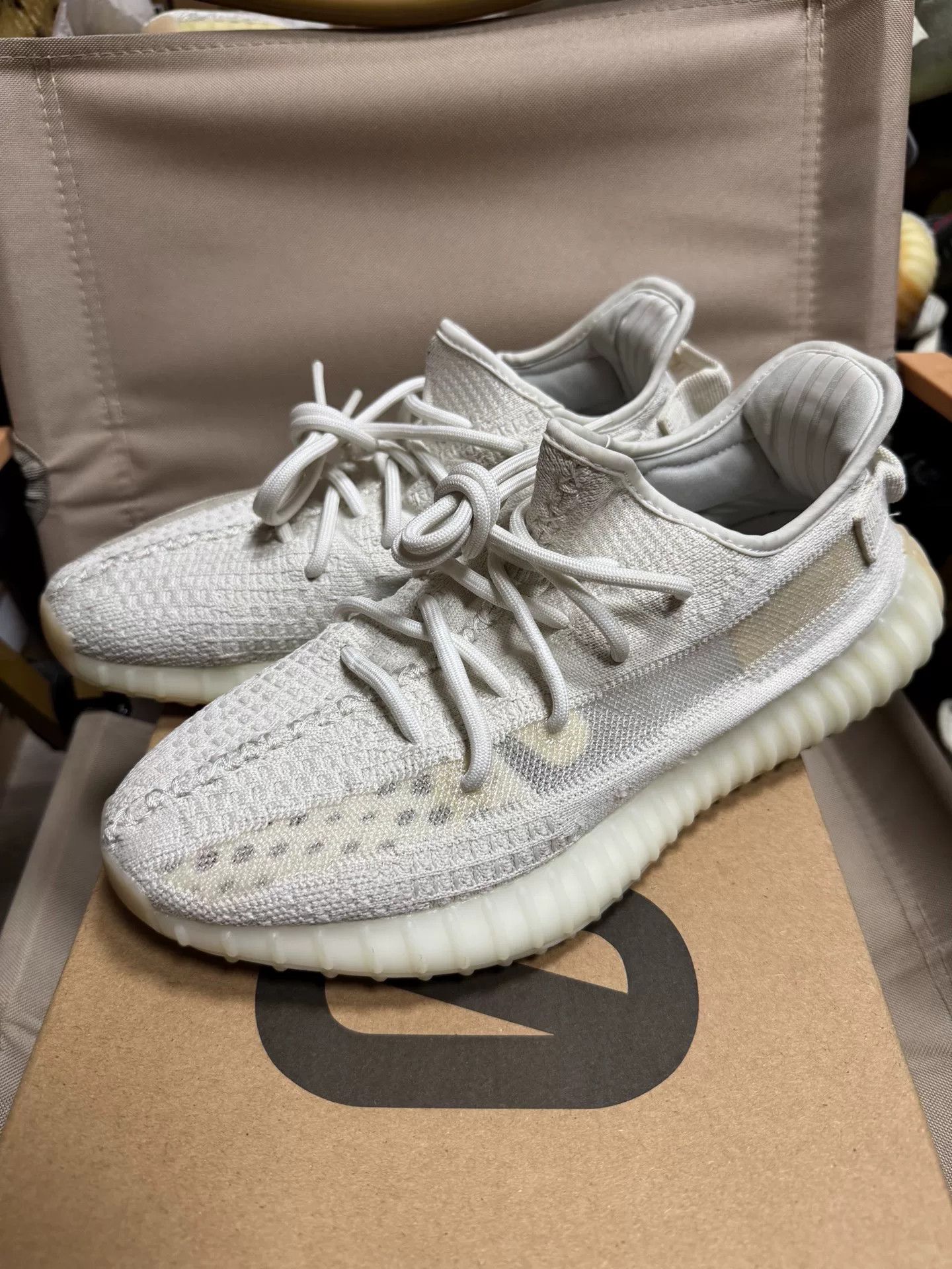 Adidas Adidas YEEZY350 White Lowtop Sneakers 35 Men Size US 5 / EU 37 - 5 Thumbnail