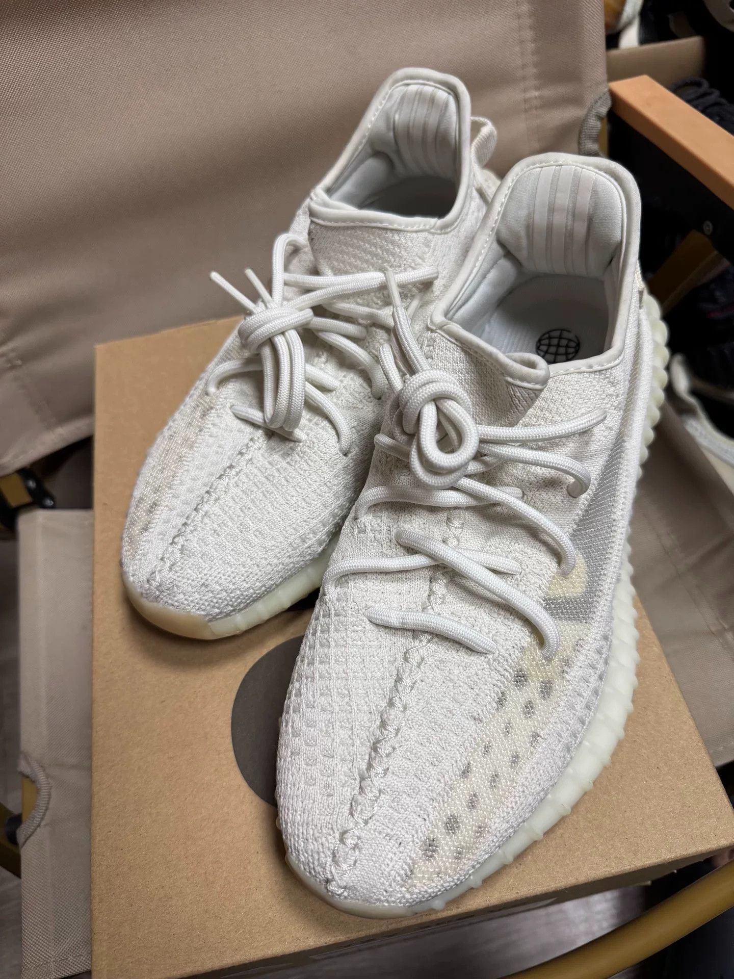 Adidas Adidas YEEZY350 White Lowtop Sneakers 35 Men Size US 5 / EU 37 - 3 Thumbnail