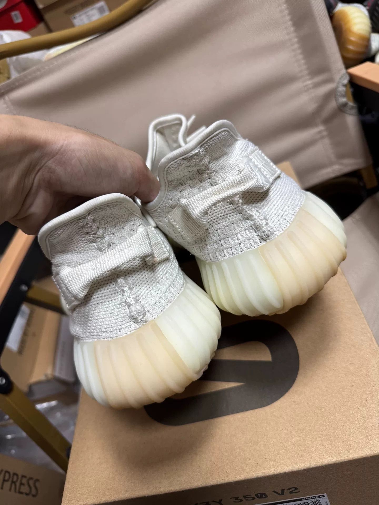 Adidas Adidas YEEZY350 White Lowtop Sneakers 35 Men Size US 5 / EU 37 - 2 Thumbnail