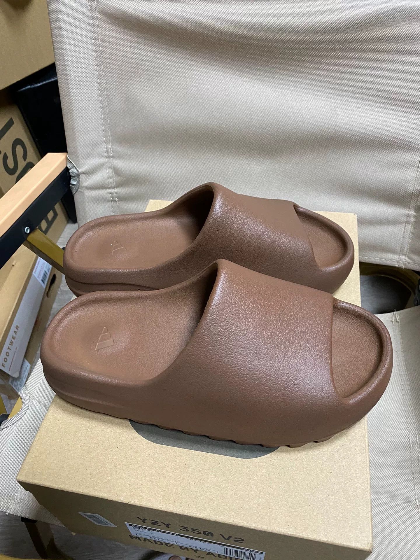 Yeezy Yeezy Linen Brown Lowtop Sneakers 40 Men Size US 7.5 / EU 40-41 - 5 Thumbnail