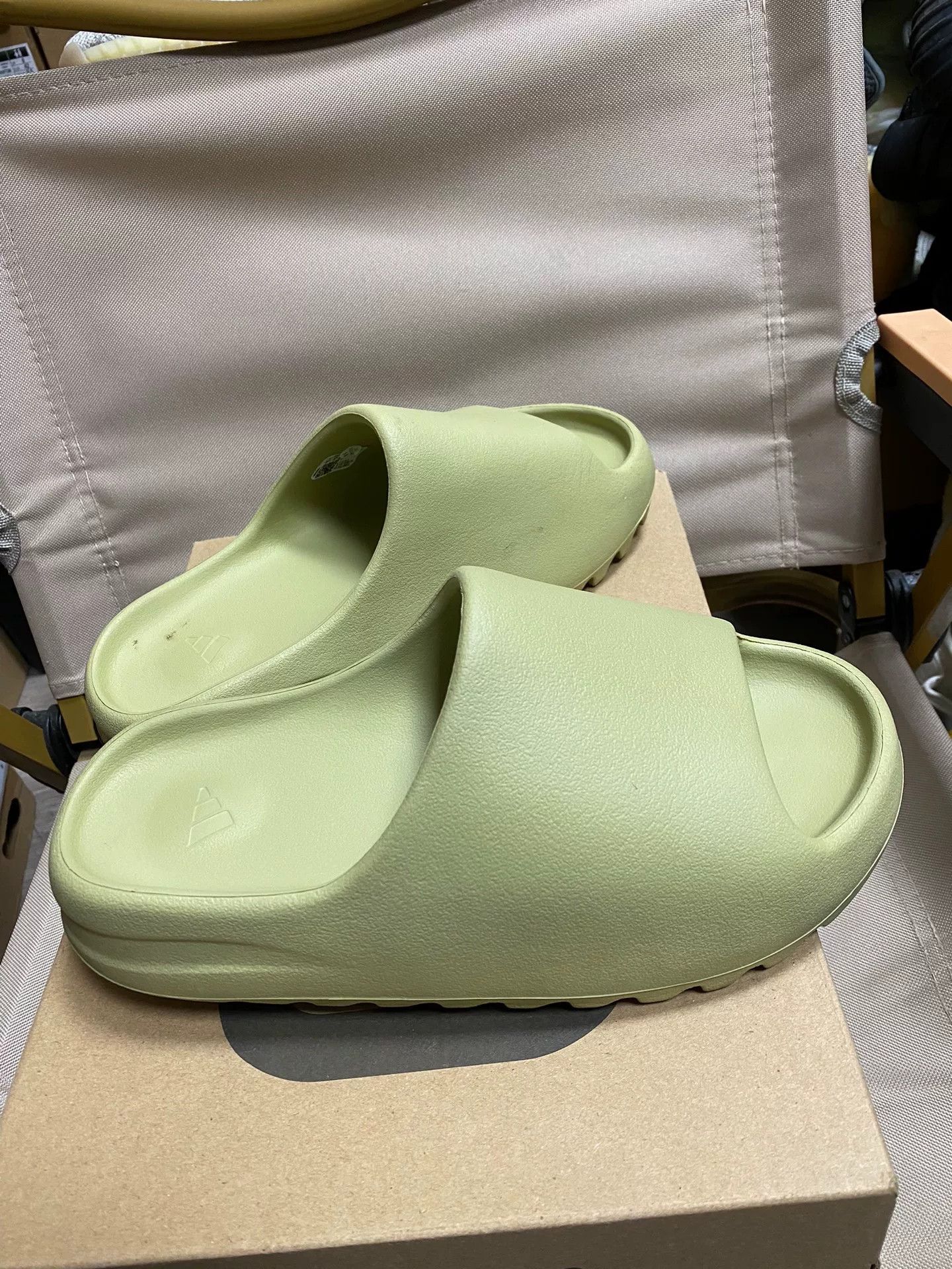 Yeezy Yeezy Green Lowtop Sneakers 40 Men Size US 7.5 / EU 40-41 - 6 Thumbnail