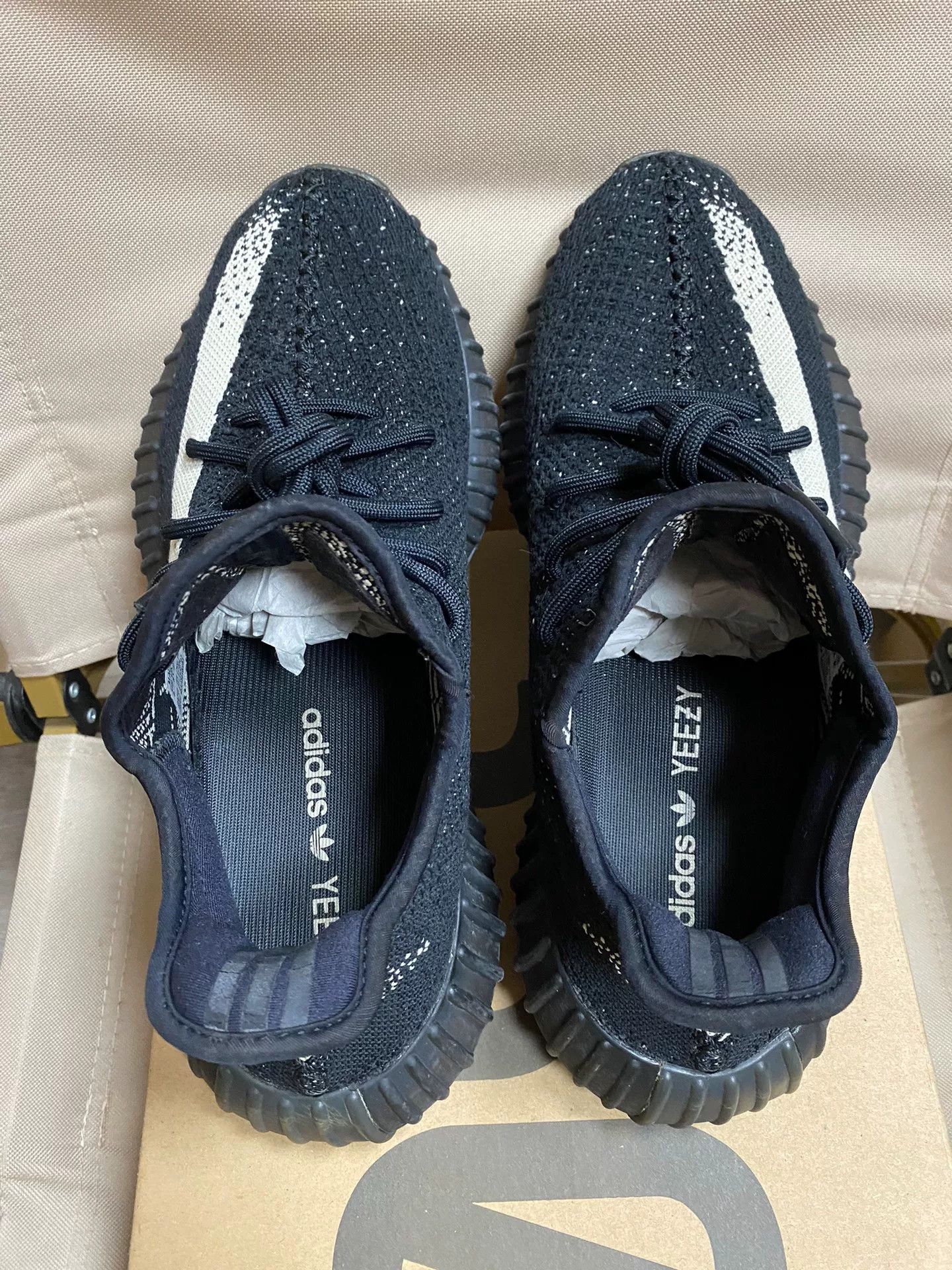 Adidas Adidas YEEZY3 Black Lowtop Sneakers 42 Men Size US 9 / EU 42 - 4 Thumbnail