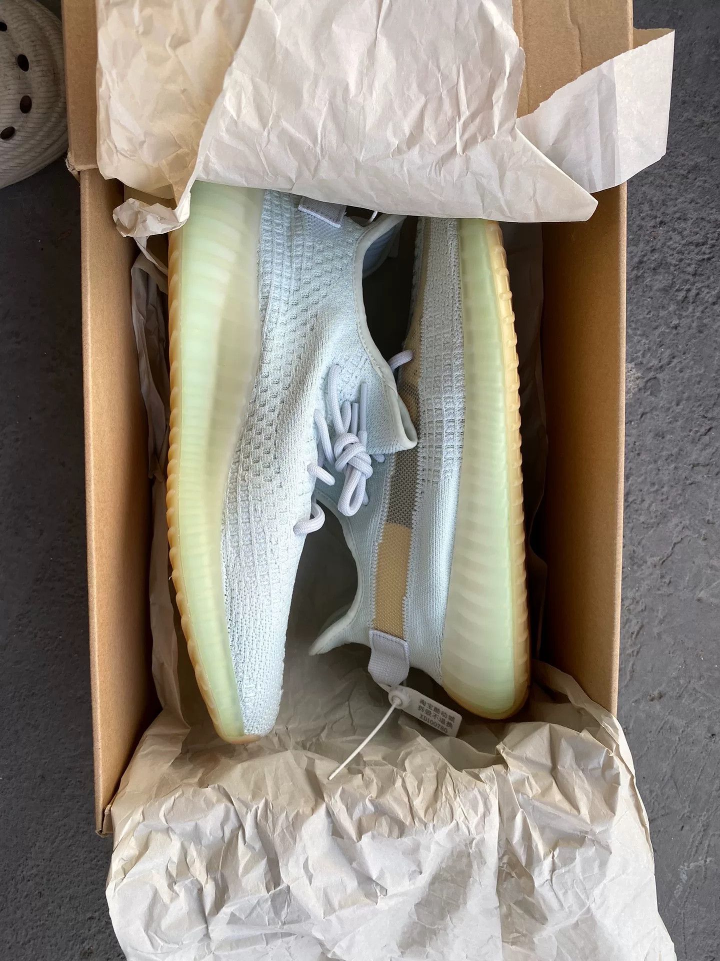 Adidas Adidas YEEZY350 Limited Blue Lowtop Sneakers 11.5 Men Size US 11.5 / EU 44-45 - 7 Thumbnail
