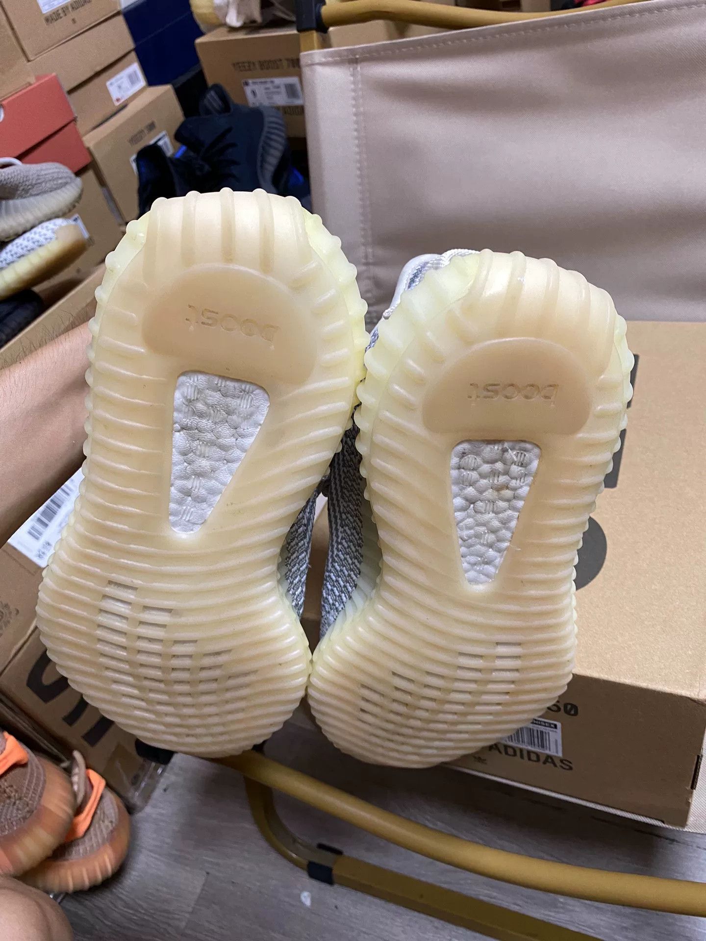 Adidas Adidas YEEZY350 White Lowtop Sneakers 40 Men Size US 7.5 / EU 40-41 - 6 Thumbnail