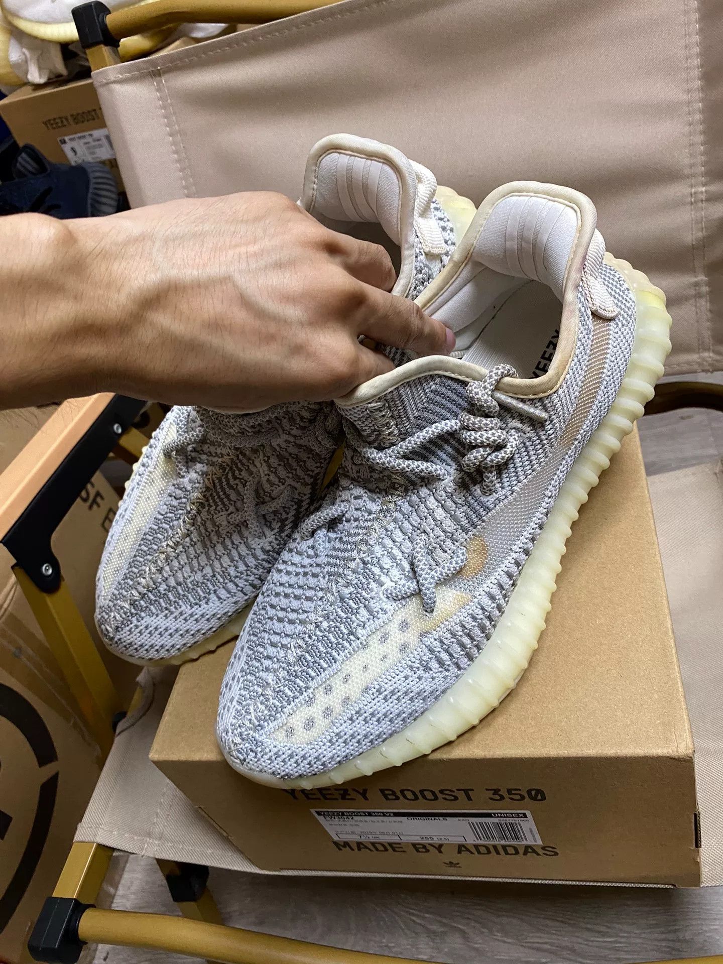 Adidas Adidas YEEZY350 White Lowtop Sneakers 40 Men Size US 7.5 / EU 40-41 - 3 Thumbnail