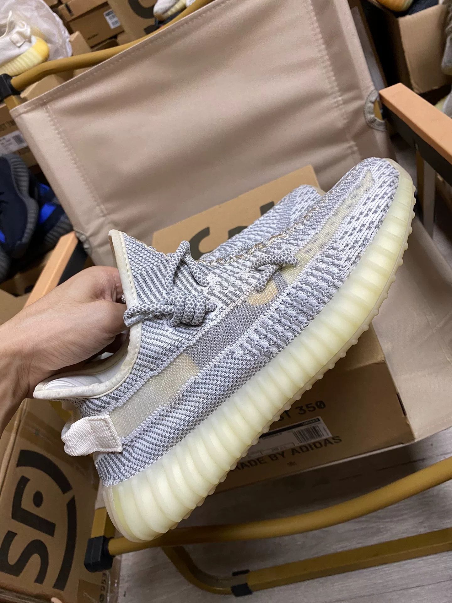 Adidas Adidas YEEZY350 White Lowtop Sneakers 40 Men Size US 7.5 / EU 40-41 - 8 Thumbnail