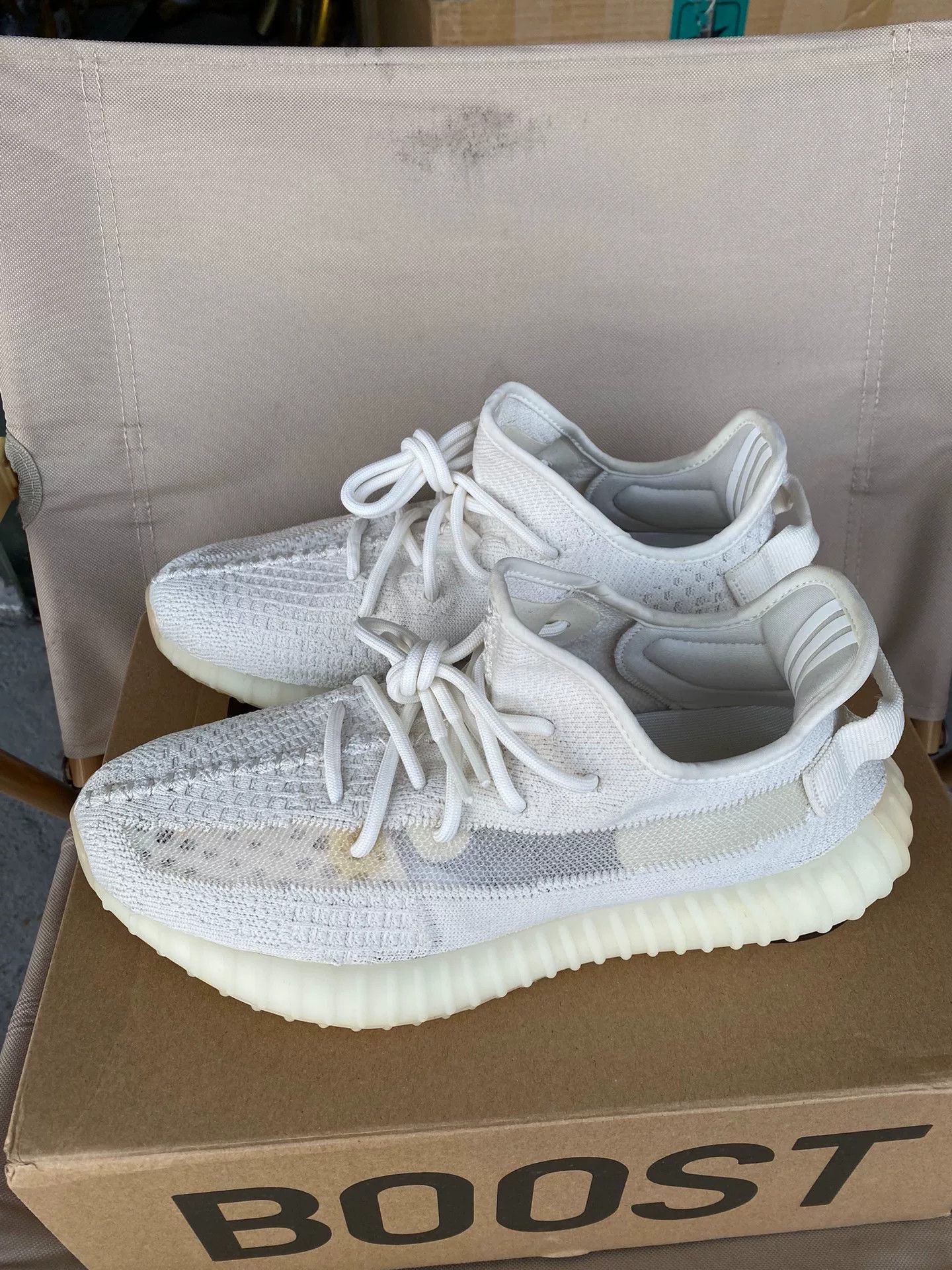 Adidas Adidas YEEZY350 White Lowtop Sneakers 35 Men Size US 5 / EU 37 - 2 Thumbnail