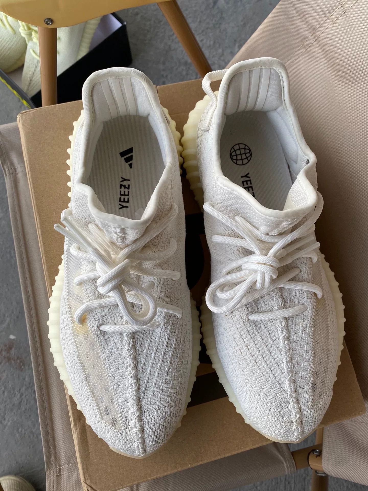 Adidas Adidas YEEZY350 White Lowtop Sneakers 35 Men Size US 5 / EU 37 - 4 Thumbnail