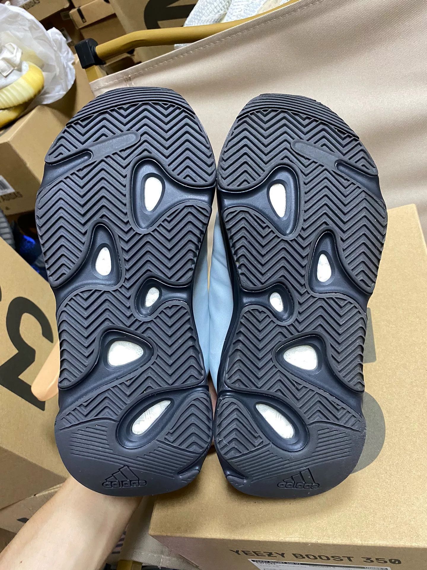 Adidas Adidas YEEZY700 Blue Lowtop Sneakers 38 Men Size US 6 / EU 39 - 4 Thumbnail