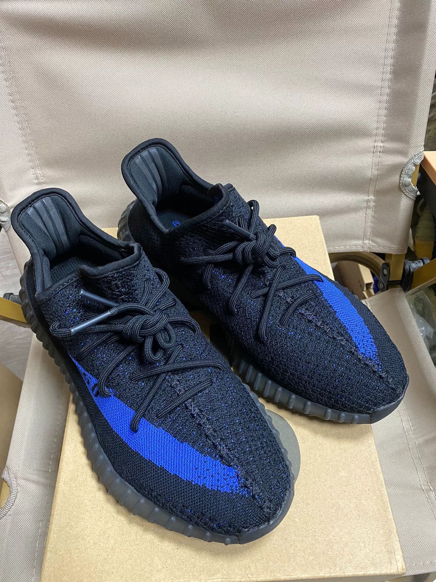 Yeezy Yeezy Blue Lowtop Sneakers 9 Men Size US 9 / EU 42 - 6 Thumbnail